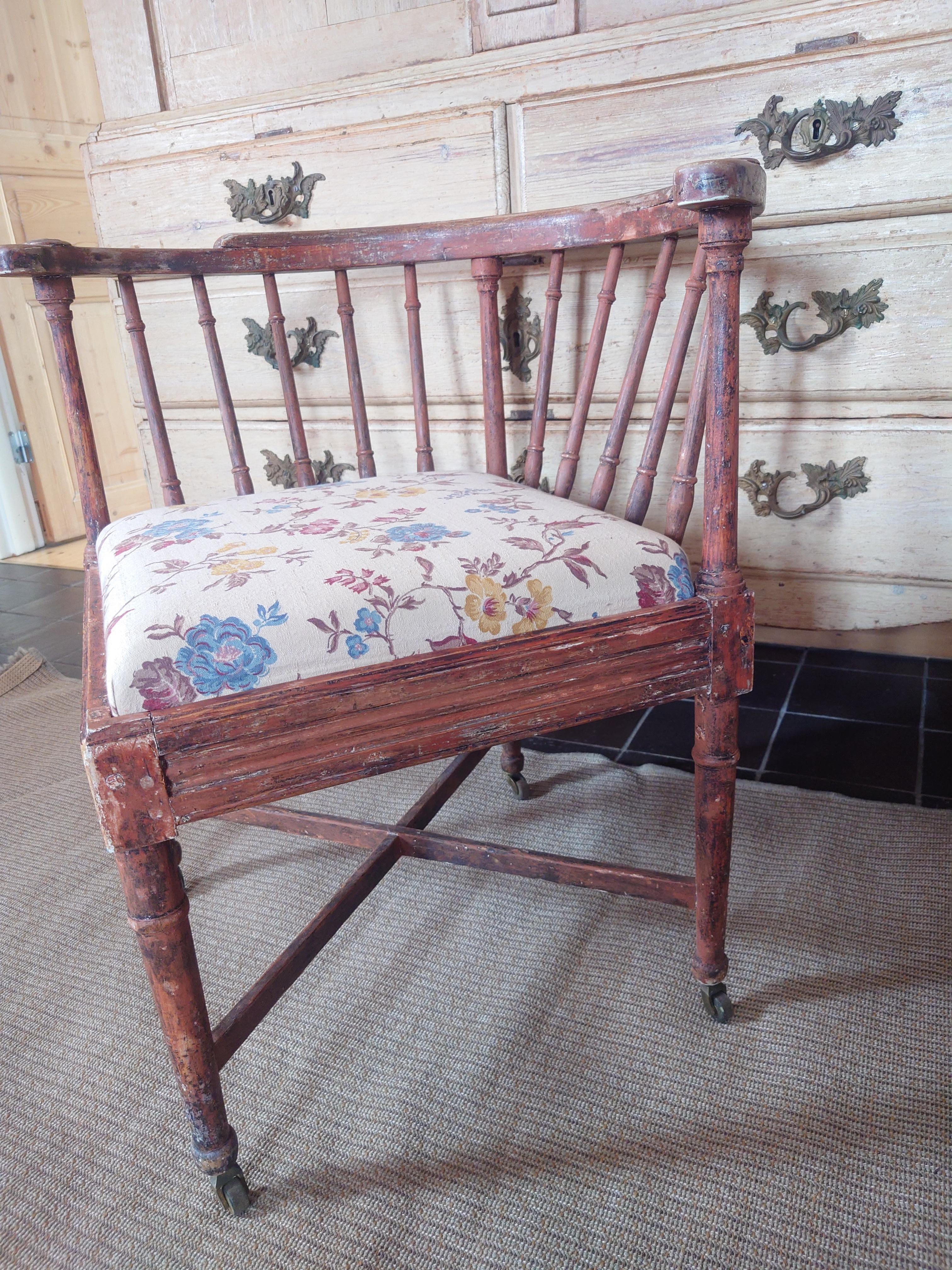 Fino sillón sueco Gustavian Corner del siglo XIX con pintura original Gustaviano en venta
