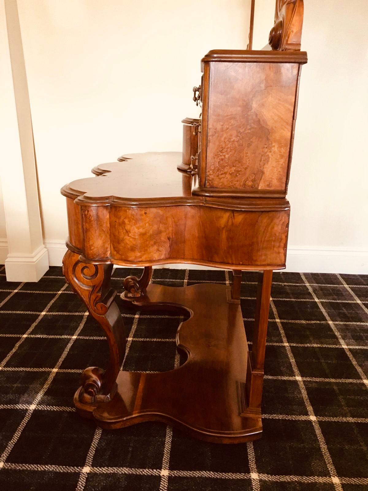 Early Victorian Fine 19th Century Victorian Antique Burr Walnut Dressing Table