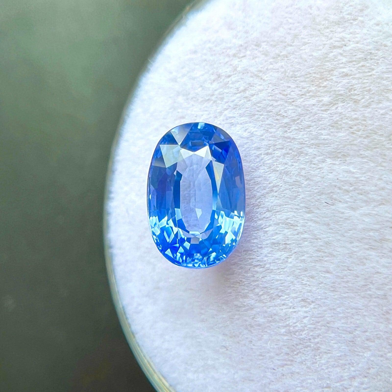 Zafiro de Ceilán fino 2,15ct Azul vivo talla oval Natural 8,7x5,9mm Gema suelta VVS en Nuevo estado para la venta en Birmingham, GB