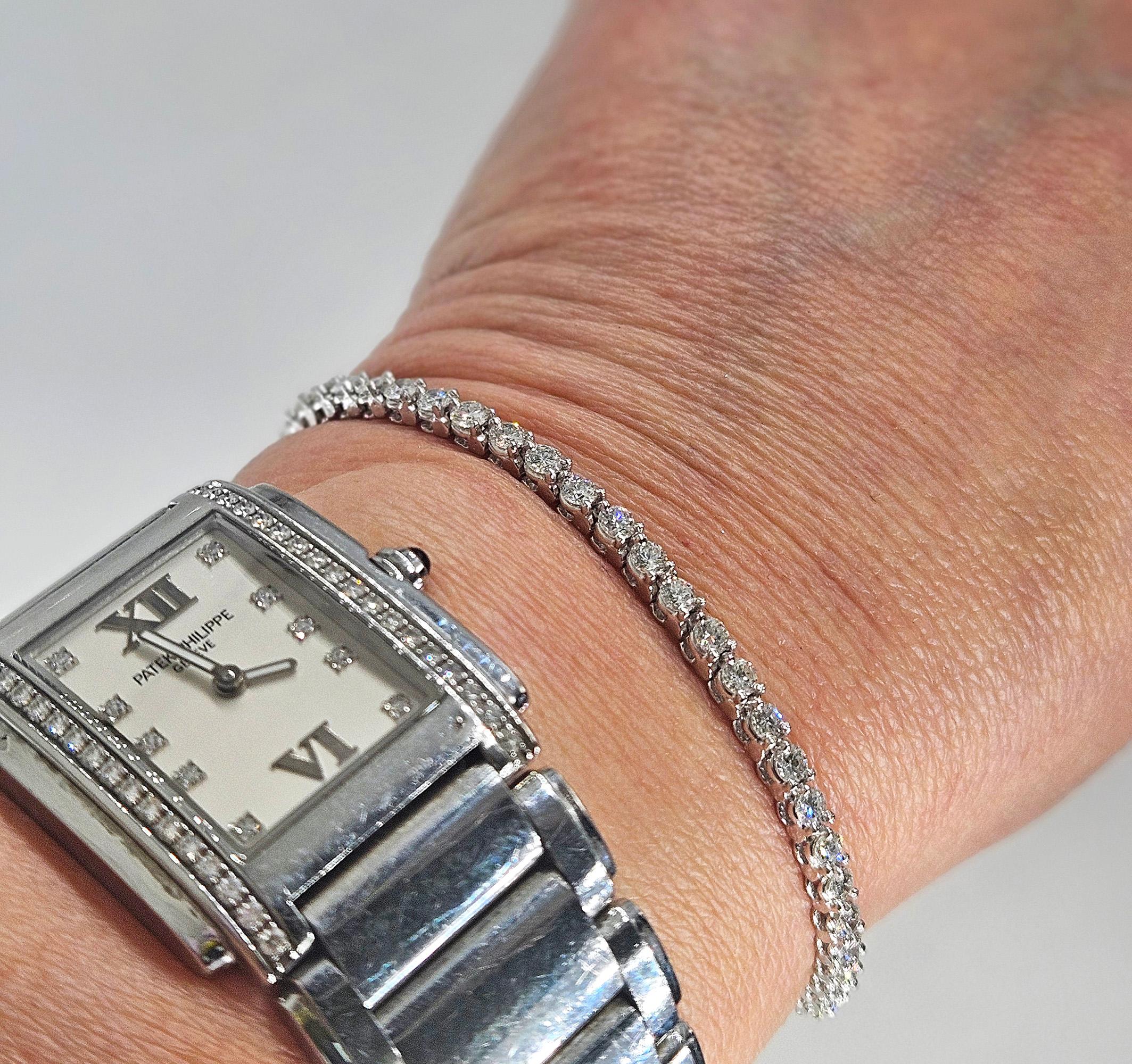 Feines 2,75 Karat natürliches rundes Diamant-Tennisarmband aus Platin mit 3 Zacken 5