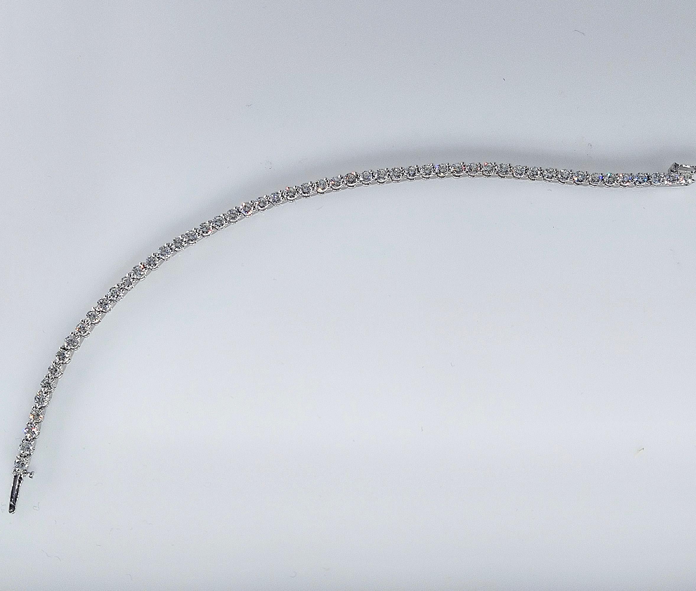 Feines 2,75 Karat natürliches rundes Diamant-Tennisarmband aus Platin mit 3 Zacken Damen
