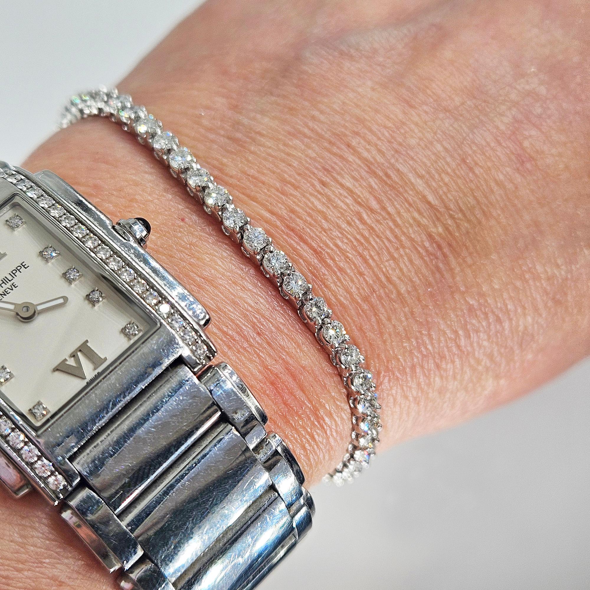 Feines 2,75 Karat natürliches rundes Diamant-Tennisarmband aus Platin mit 3 Zacken 3