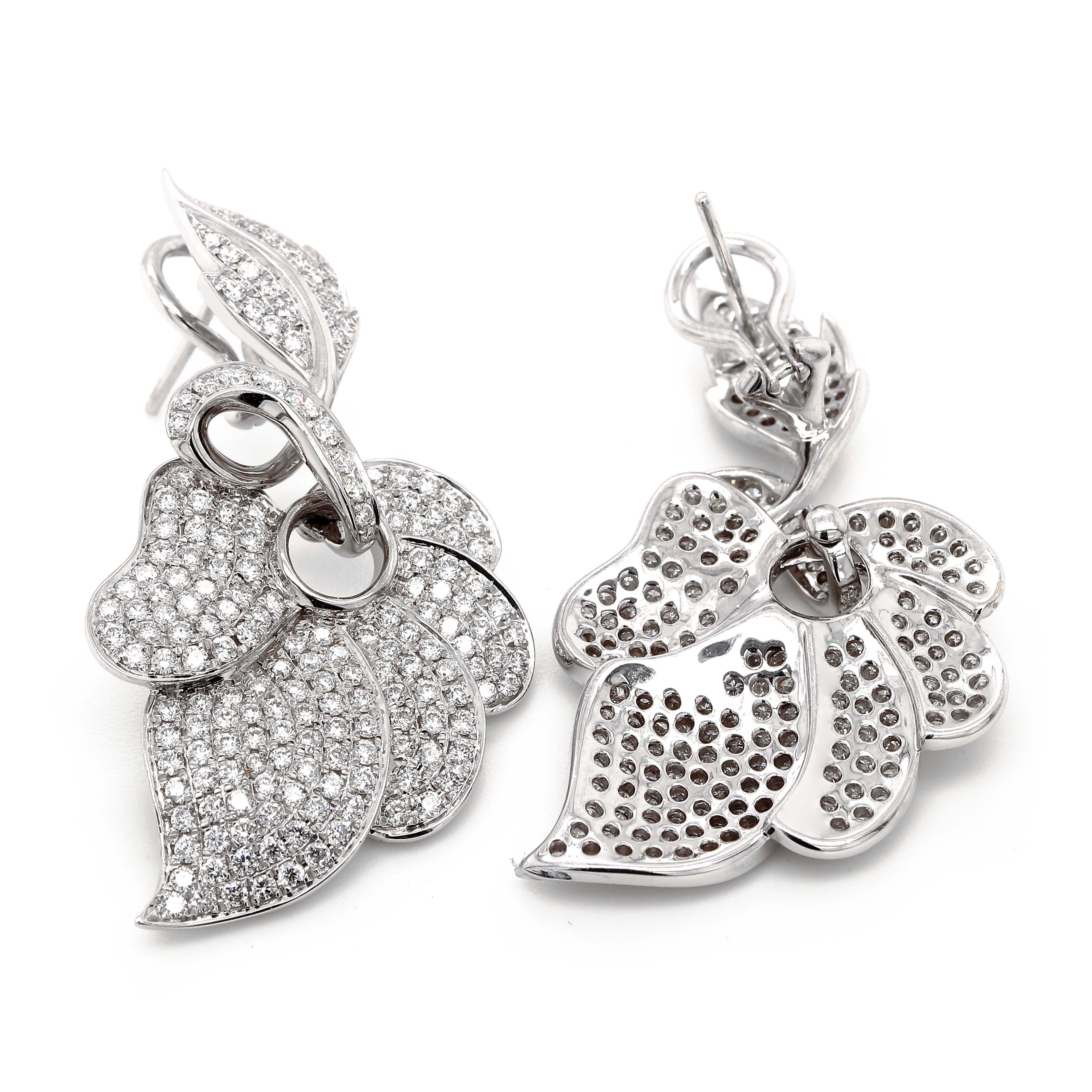 Boucles d'oreilles chandelier en diamant de 2,95 carats Neuf - En vente à Houston, TX