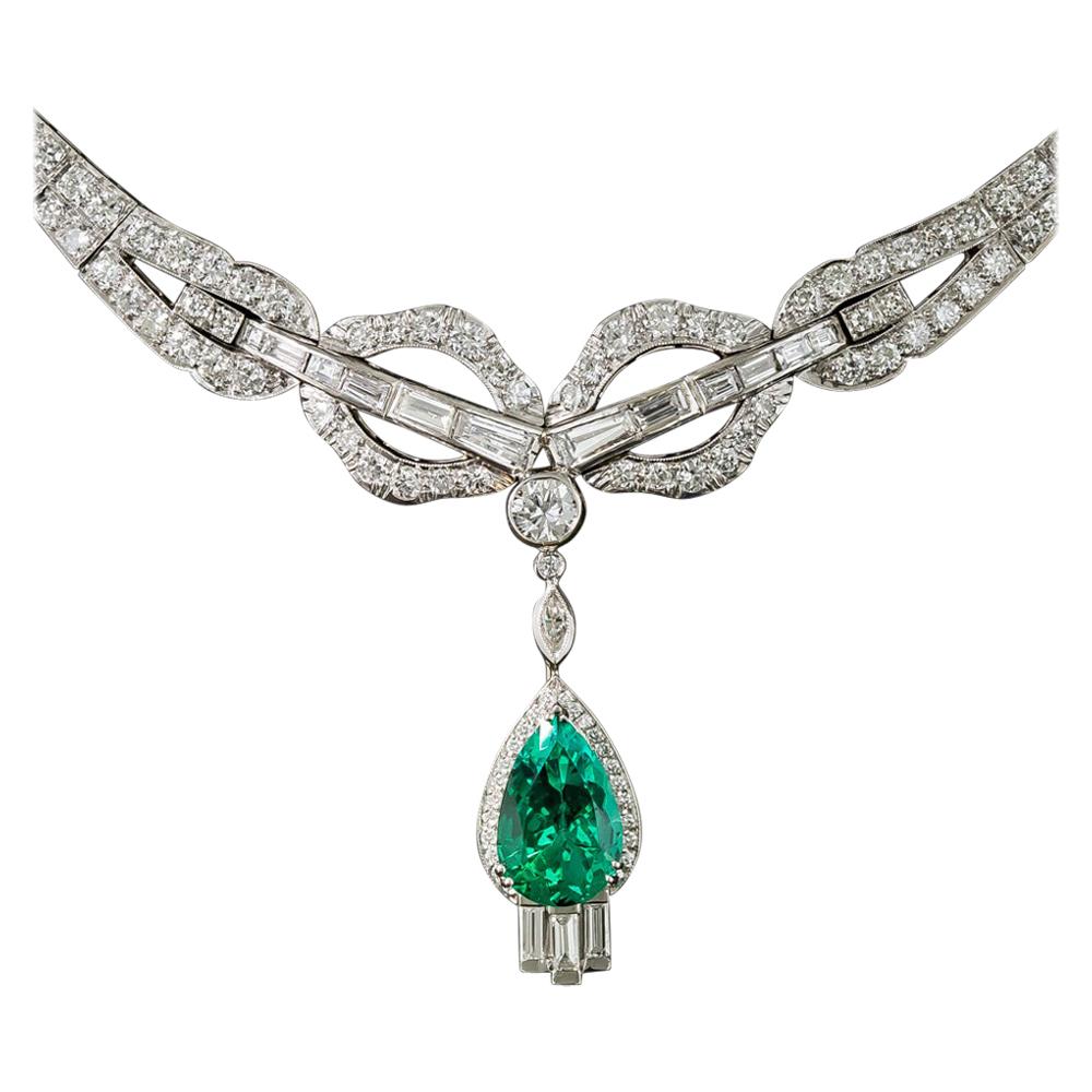 Fine 2.97 Carat Colombian Emerald and Diamond Necklace For Sale