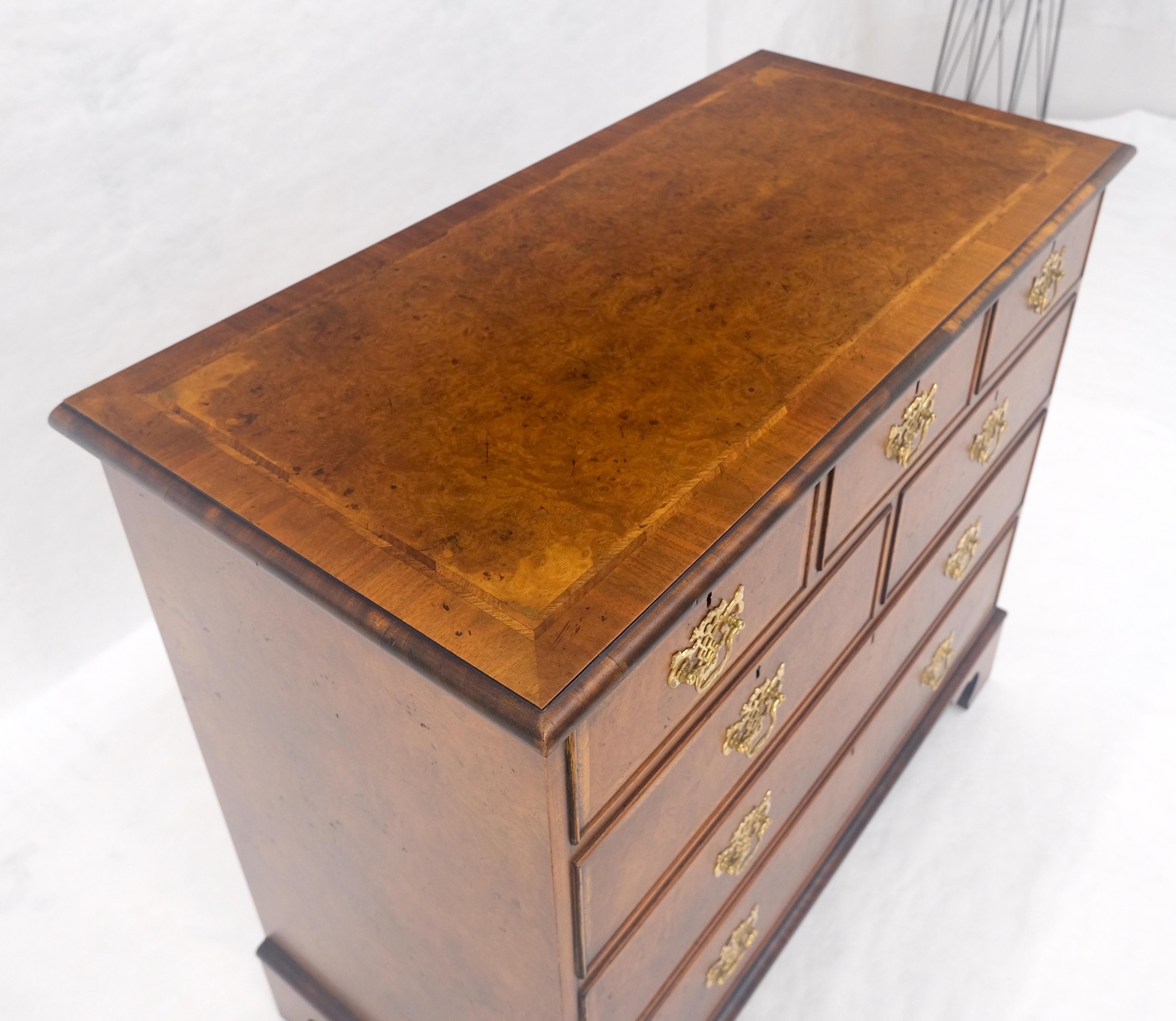Commode 7 tiroirs en bois de ronce avec dessus à baguettes Pieds à crémaillère MINT en vente 7