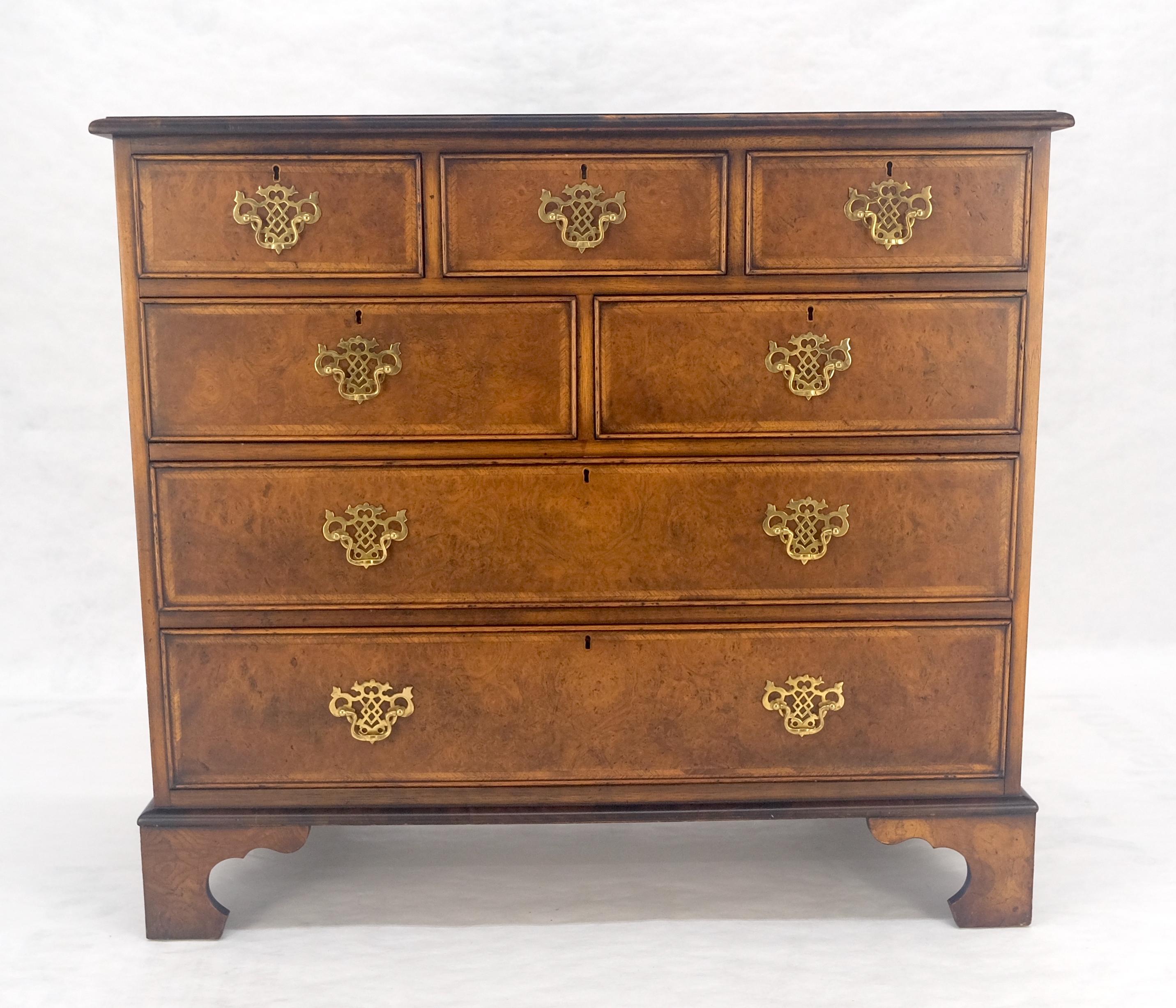 Laqué Commode 7 tiroirs en bois de ronce avec dessus à baguettes Pieds à crémaillère MINT en vente