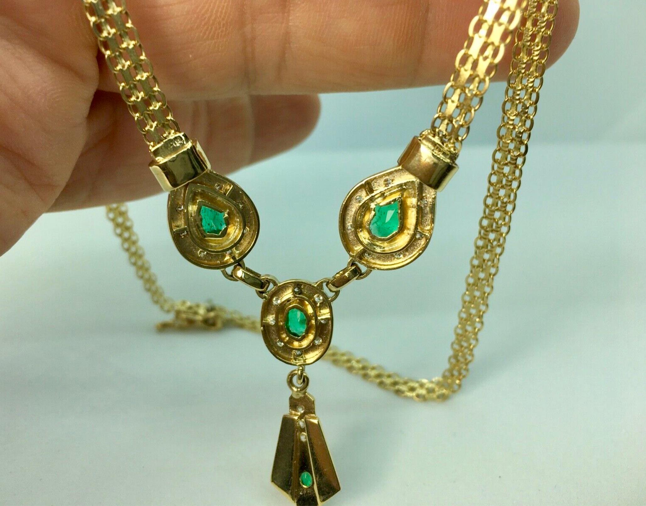 Fine 7.30 Carat Colombian Emerald Necklace 18 Karat For Sale 4