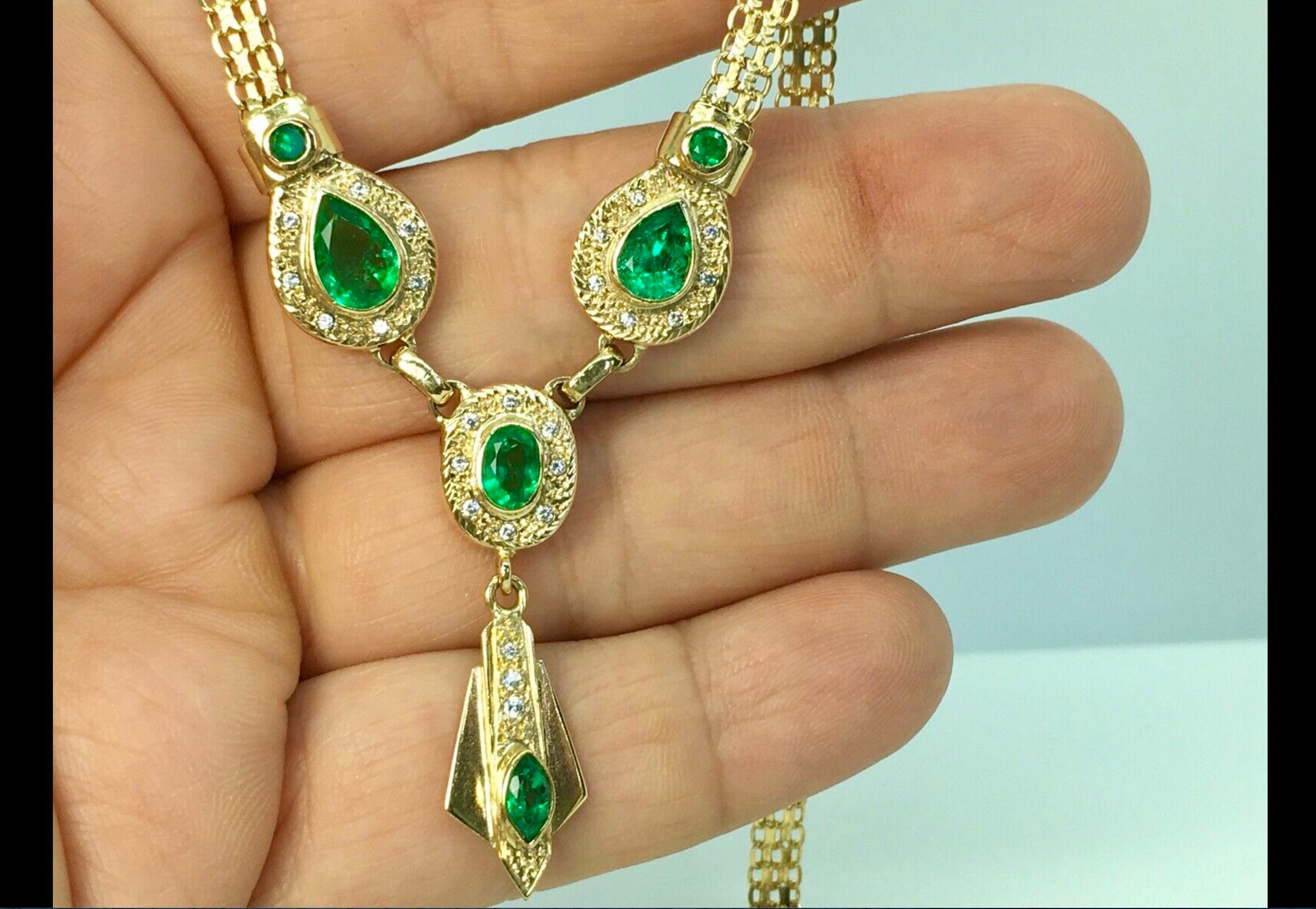 Fine Quality Colombian Emeralds 100% Natural. This Incredible Emerald  Necklace is a custom made of solid 18k Yellow Gold. Feature 6 Natural Colombian Emerald, The fines quality in color (Intense medium Green). Top Quality Colombian Emeralds Weight