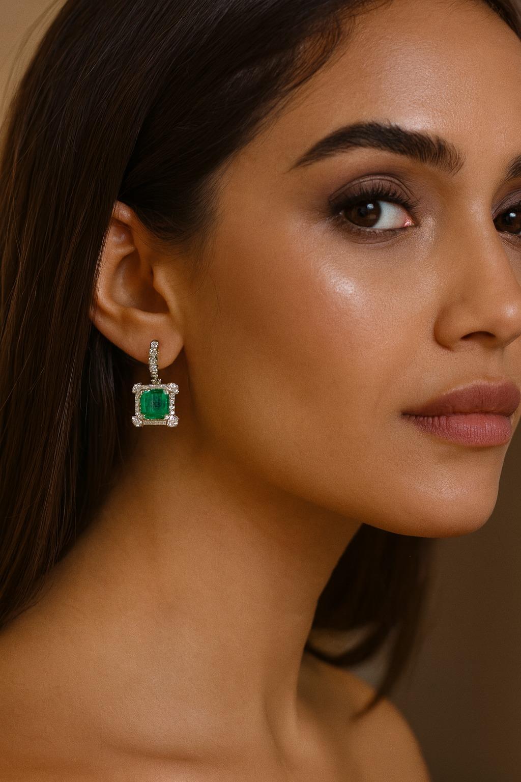 Modern Fine AAAA+ Colombian Emerald & Diamond Dangle Earrings For Sale