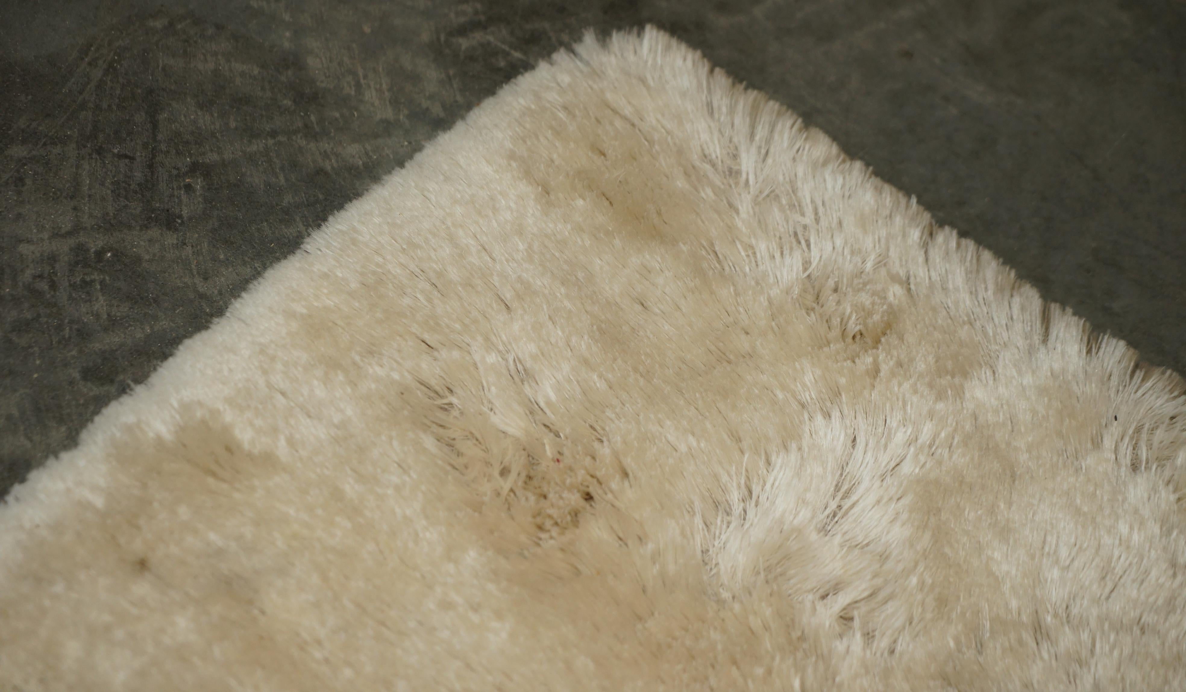 reiner, hochwertiger Mohair-Teppich von Allander für das Wohnzimmer im Angebot 3