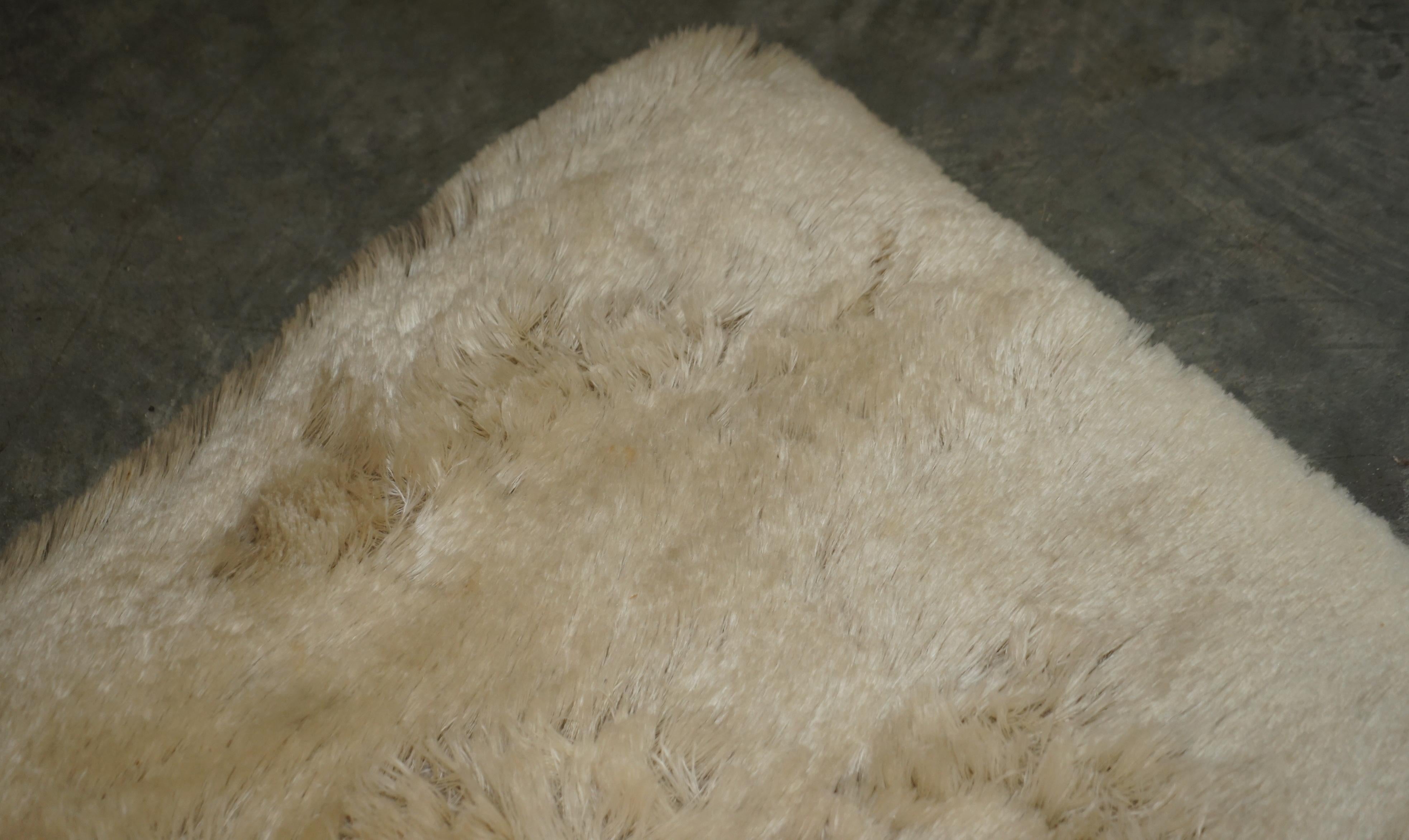 reiner, hochwertiger Mohair-Teppich von Allander für das Wohnzimmer im Angebot 4