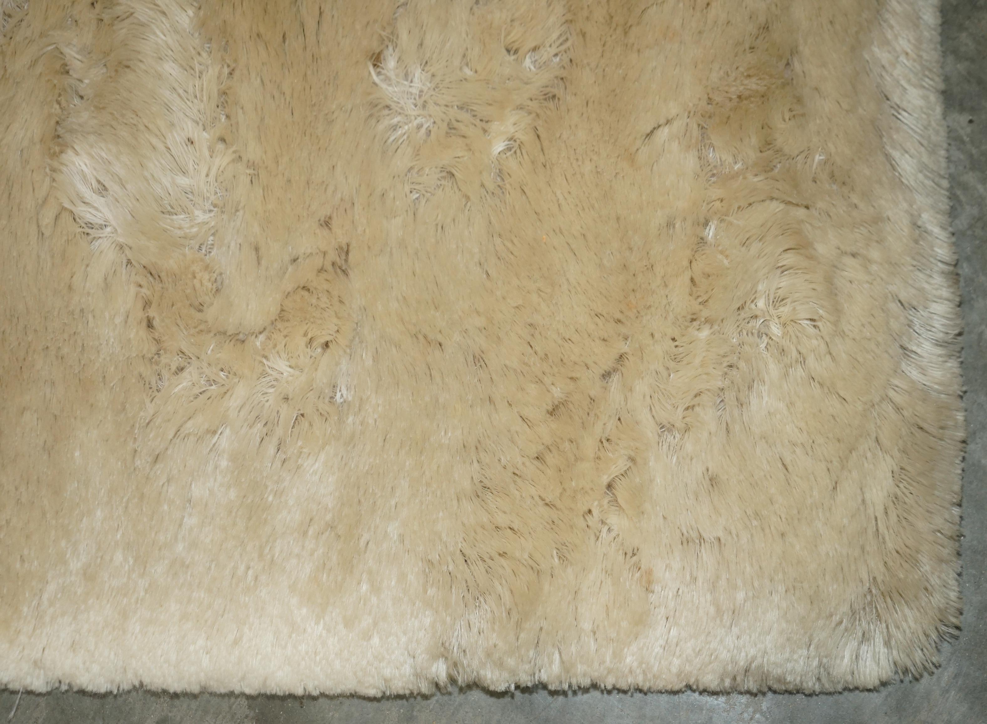 reiner, hochwertiger Mohair-Teppich von Allander für das Wohnzimmer (Mohairwolle) im Angebot