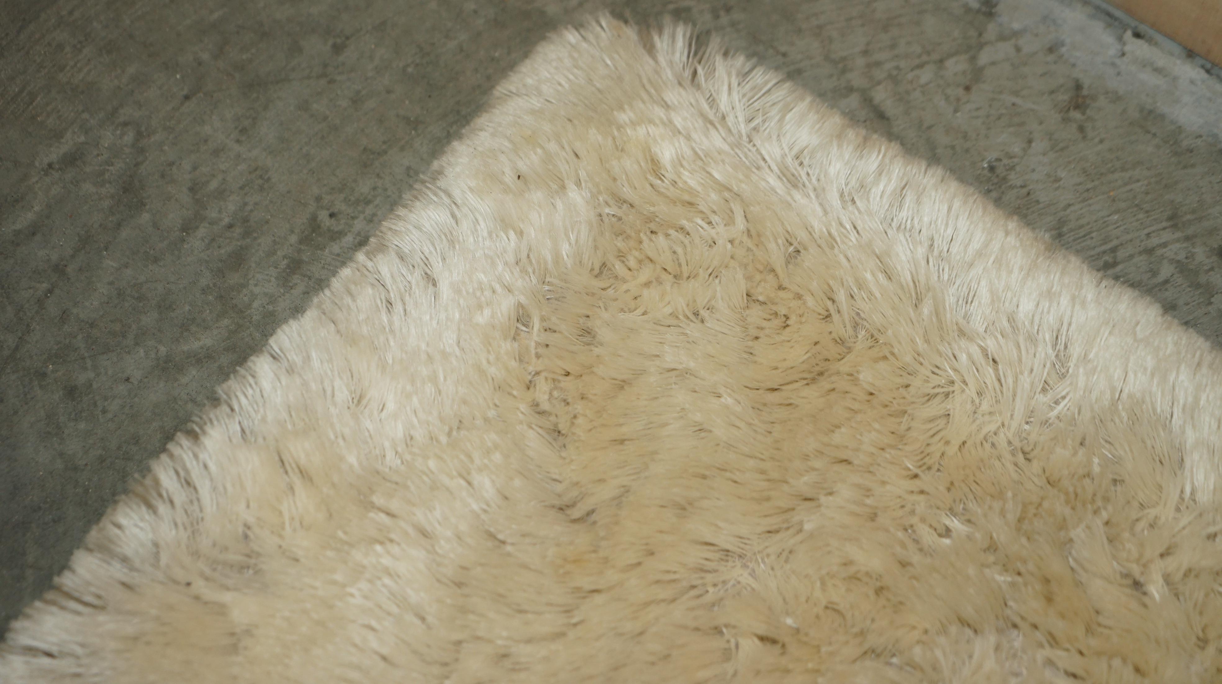 reiner, hochwertiger Mohair-Teppich von Allander für das Wohnzimmer im Angebot 1