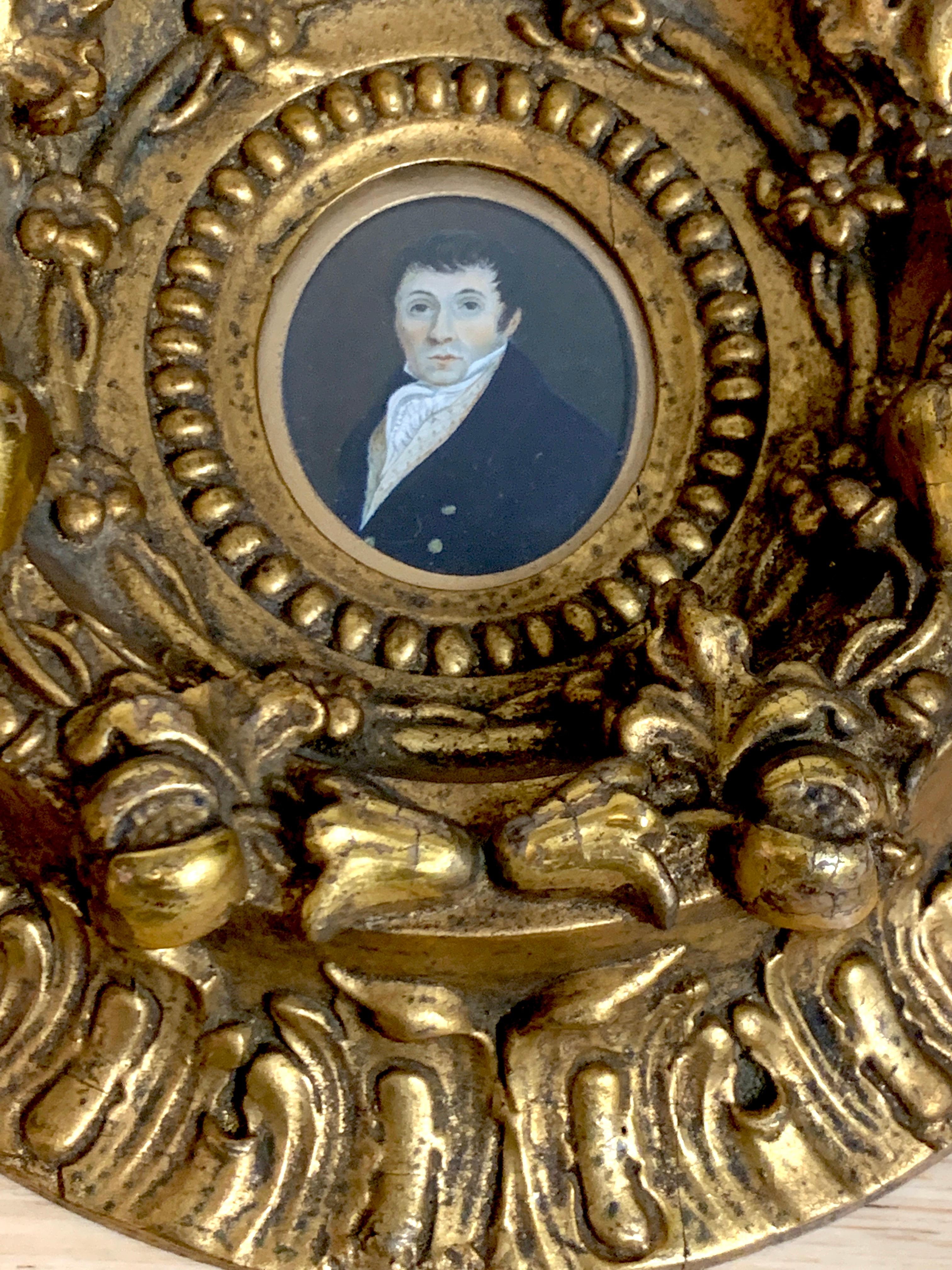 Classique américain Portrait miniature d'un homme américain du 18ème siècle en vente