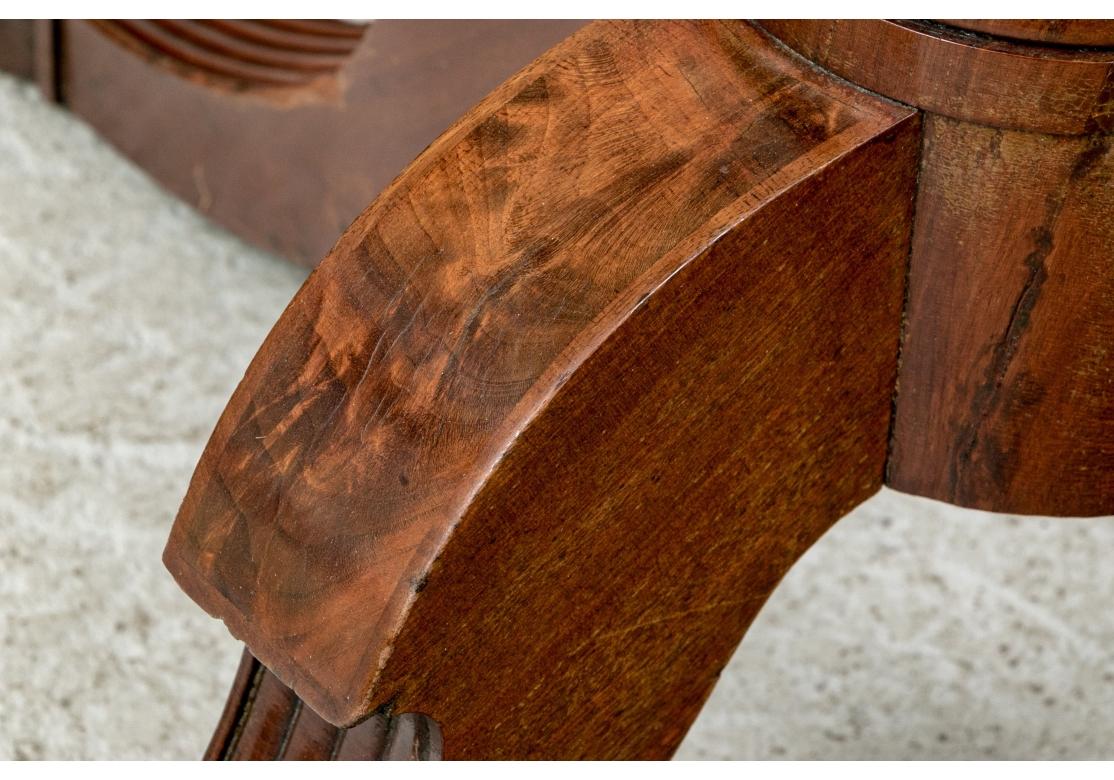 Américain Belle table d'appoint Empire américain en vente