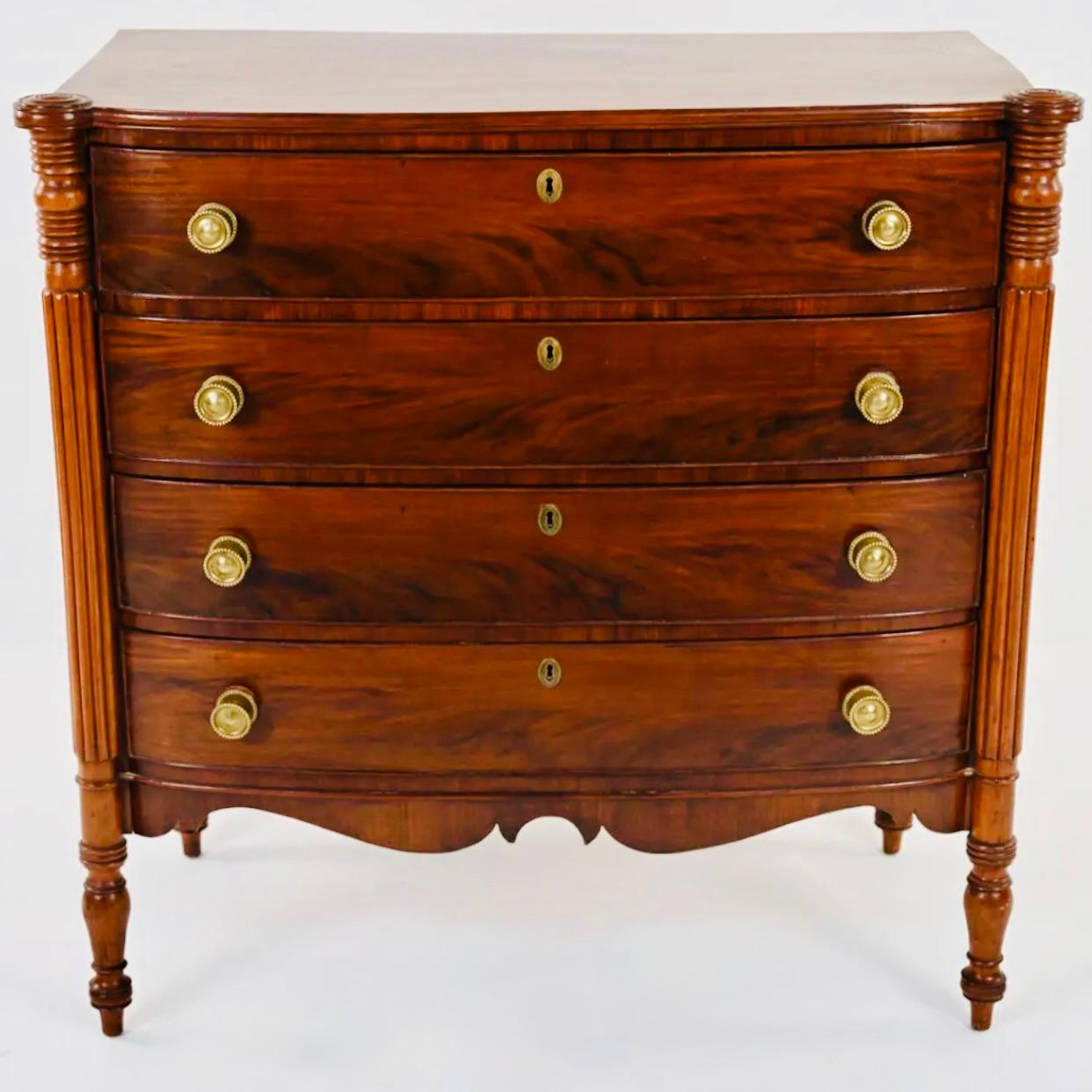 Hand-Carved Fine American Federal Mahogany Chest Of Drawers, Massachusetts, Ca. 1810