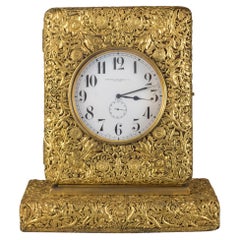 Standuhr aus vergoldeter Bronze von Edward F. Caldwell & Co., amerikanischer Stil