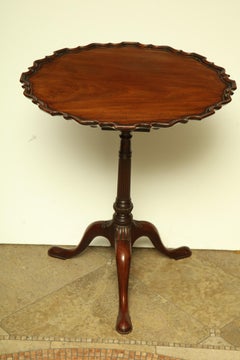Fine American Tilt Top Pie Crust Table