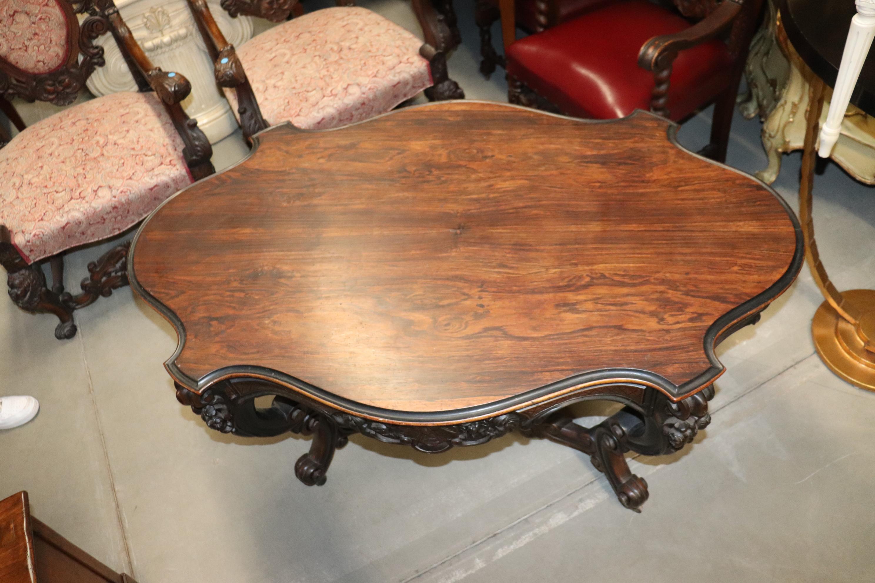 Rococo Fine American Victorian Carved Rosewood Center Table, circa 1860s