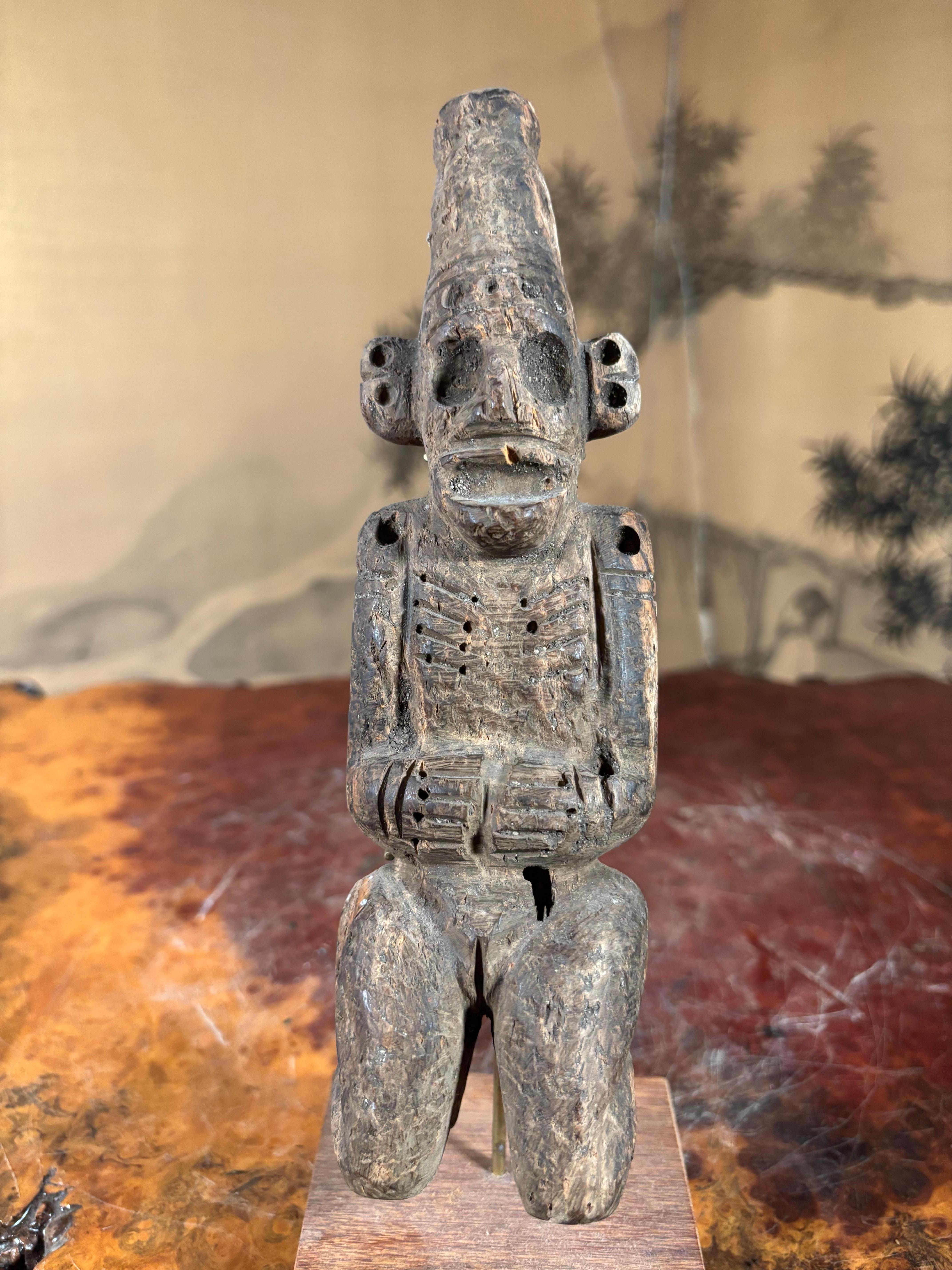 Précolombien Figurine de cérémonie Chieftain de Fine America en vente