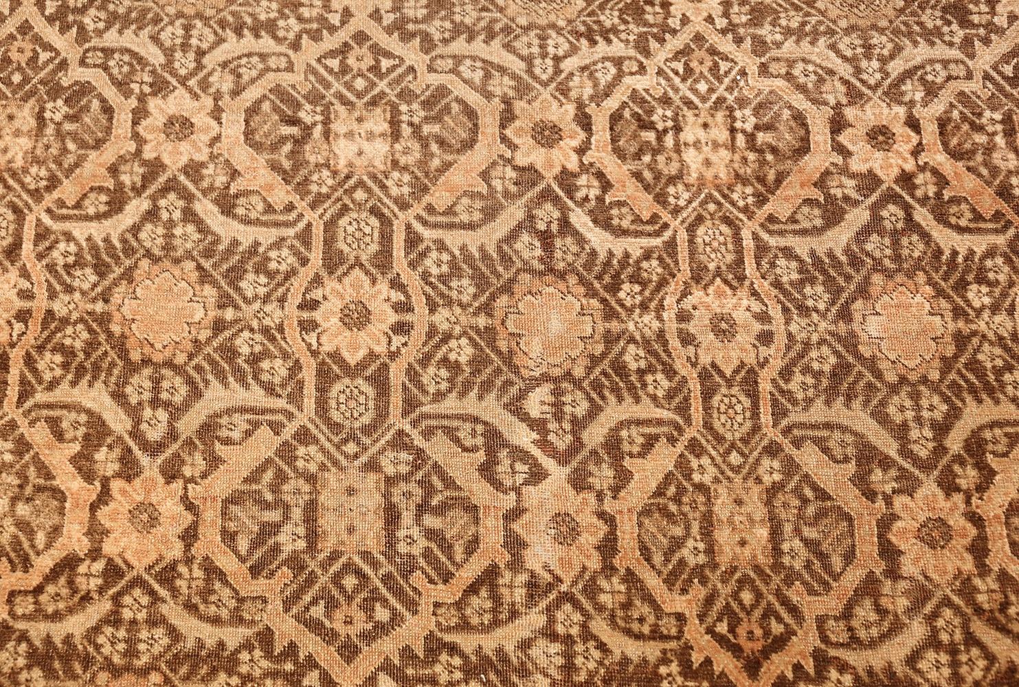 Antiker persischer Täbriz-Teppich. Größe: 304.8 cm x 462.28 cm (10 Fuß x 15' 2 Fuß) (Tabriz) im Angebot