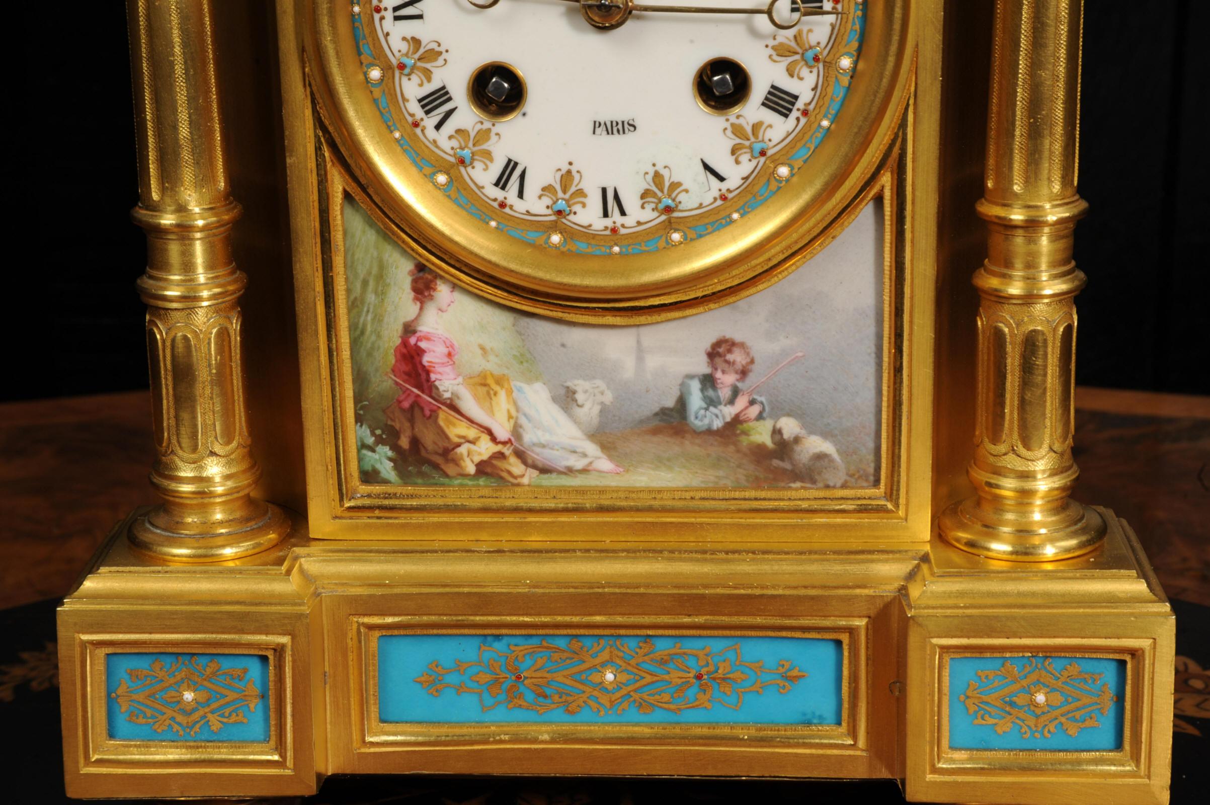 Feine und frühe Sèvres-Porzellan- und Ormolu-Uhr im Angebot 7