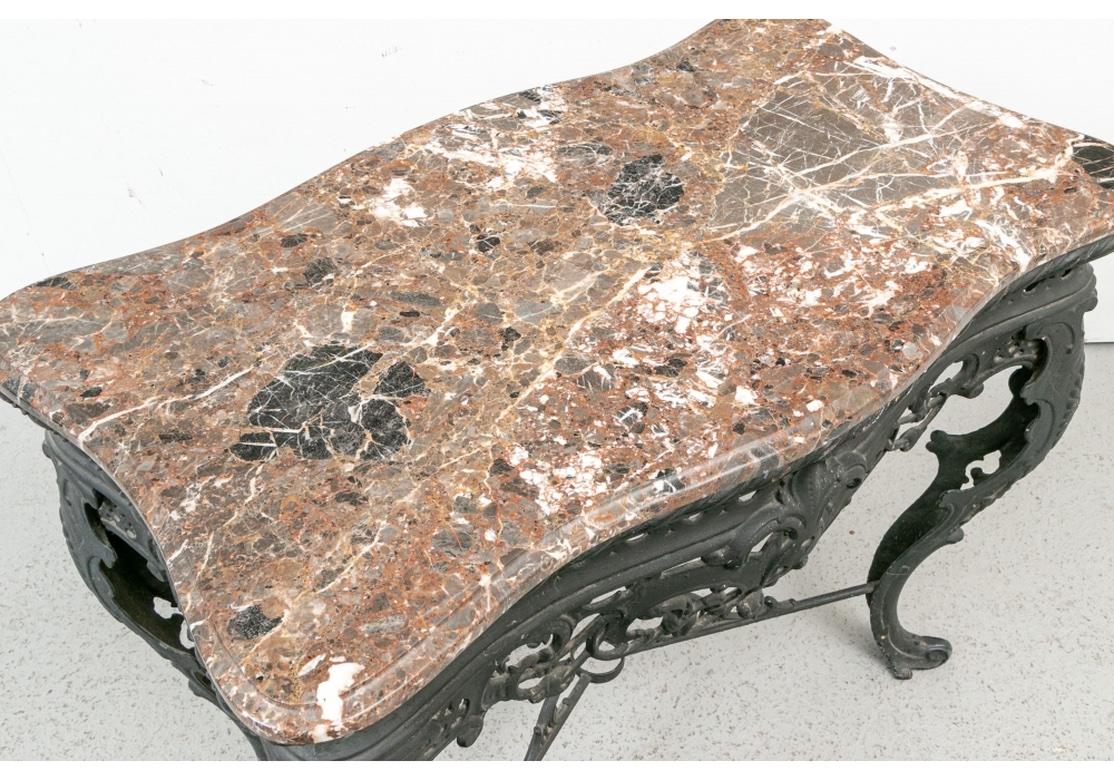 Table console ancienne en fer avec plateau en marbre, fine et élaborée en vente 5