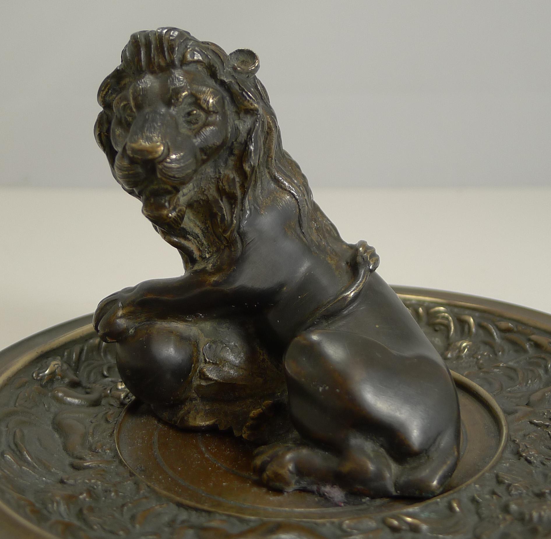 High Victorian Fine and Grand Antique English Bronze Dish, Lion, circa 1860