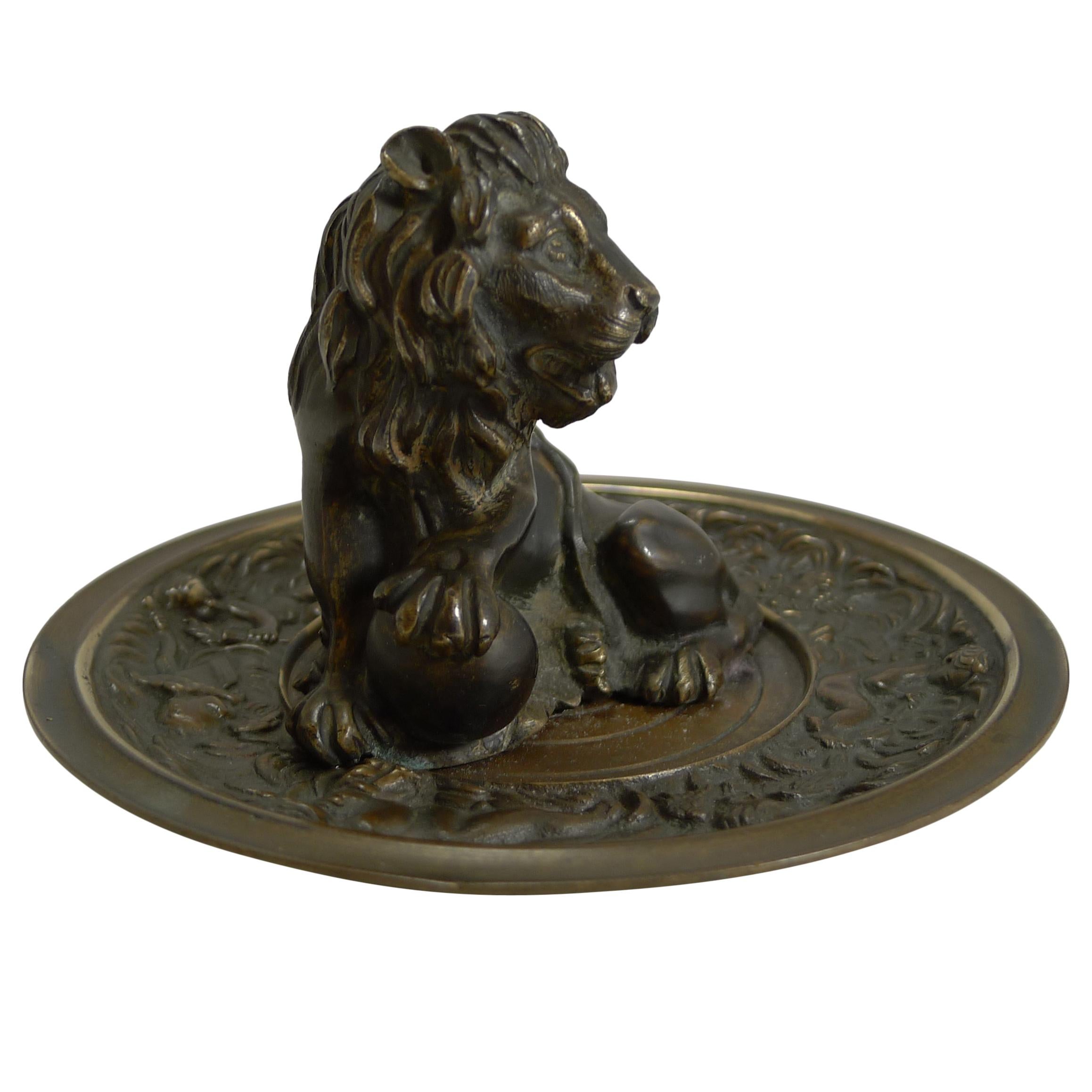 Fine and Grand Antique English Bronze Dish, Lion, circa 1860