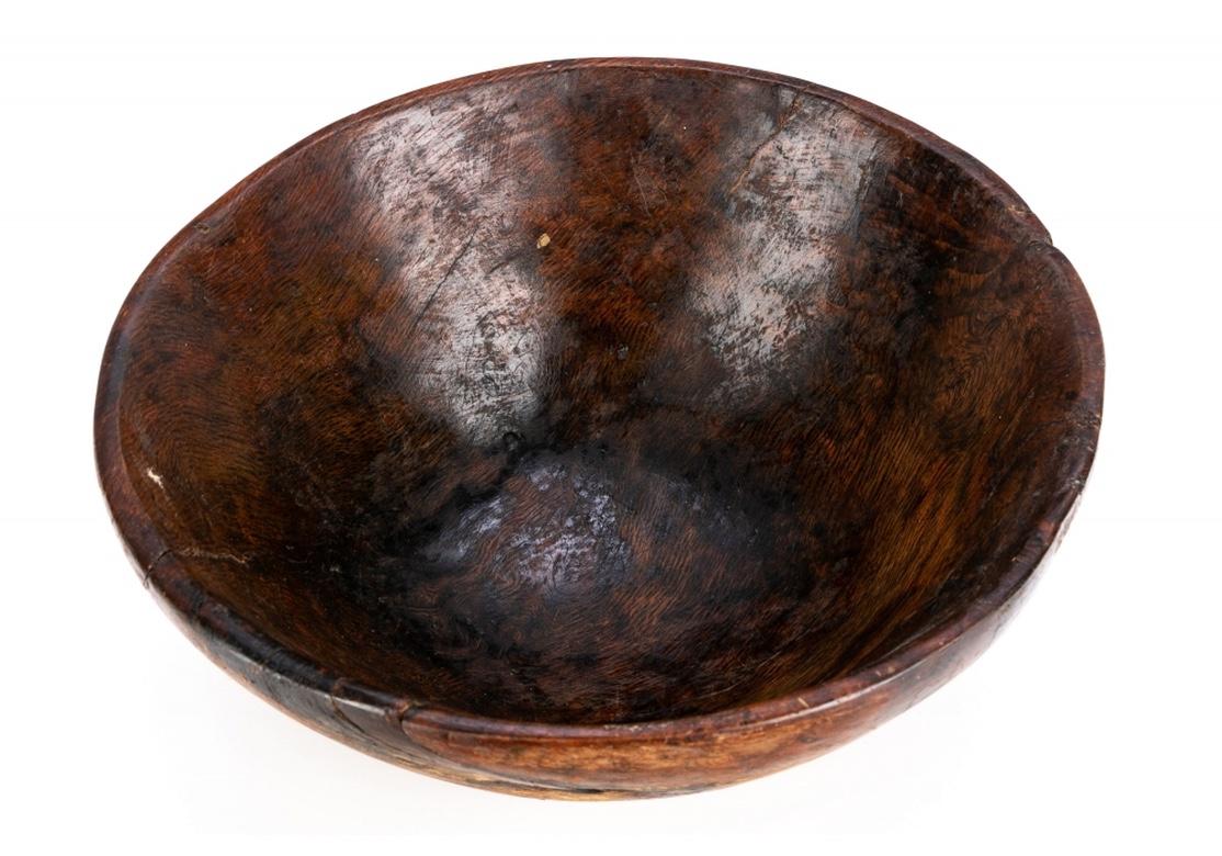 Fine and Large Antique Burl Wood Bowl In Distressed Condition In Bridgeport, CT