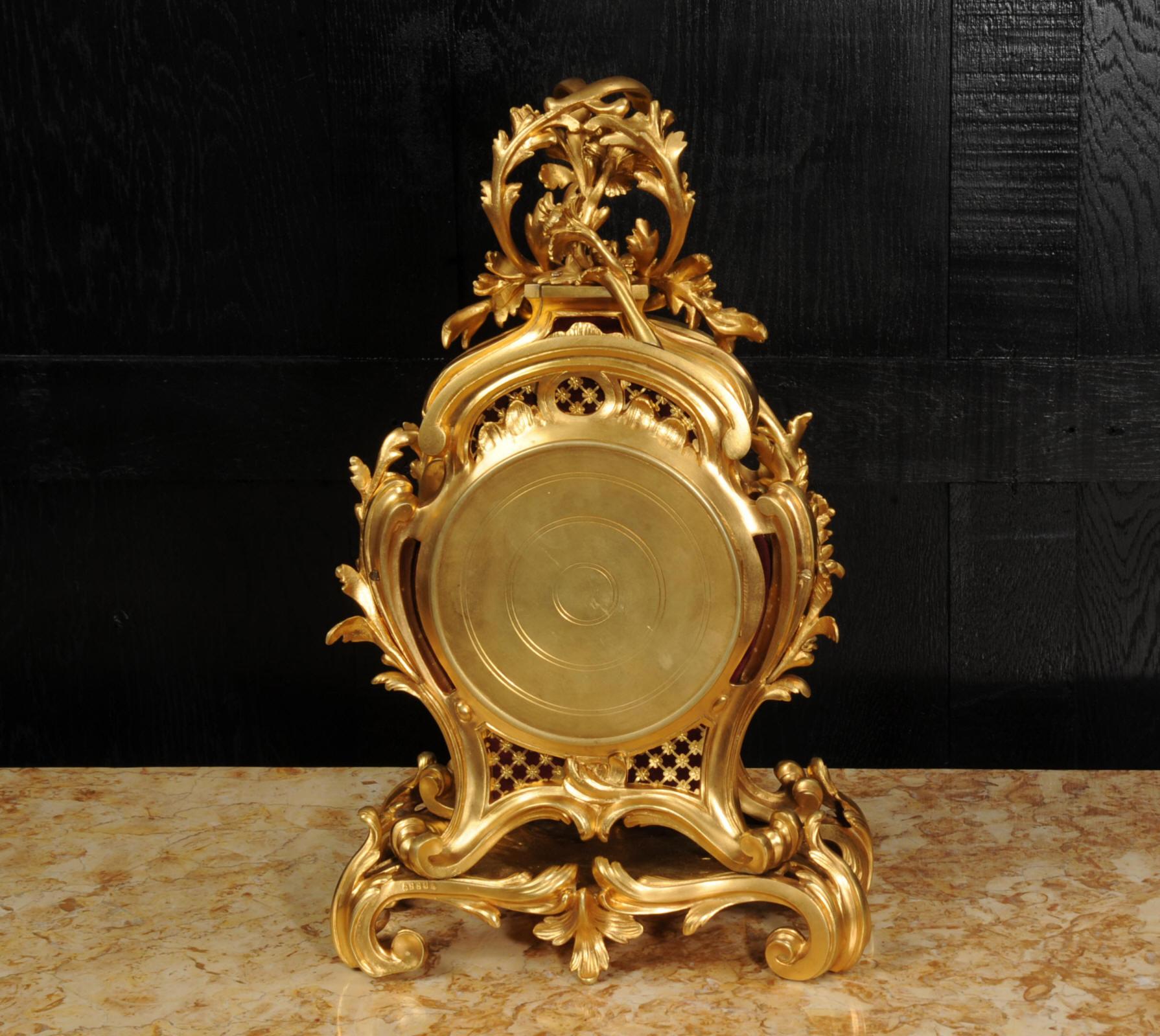 Belle et grande horloge rococo française ancienne en bronze doré 12