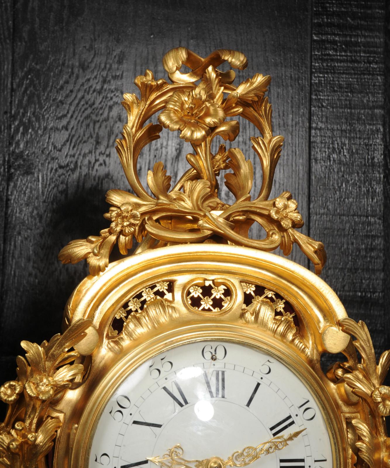 Belle et grande horloge rococo française ancienne en bronze doré Bon état à Belper, Derbyshire