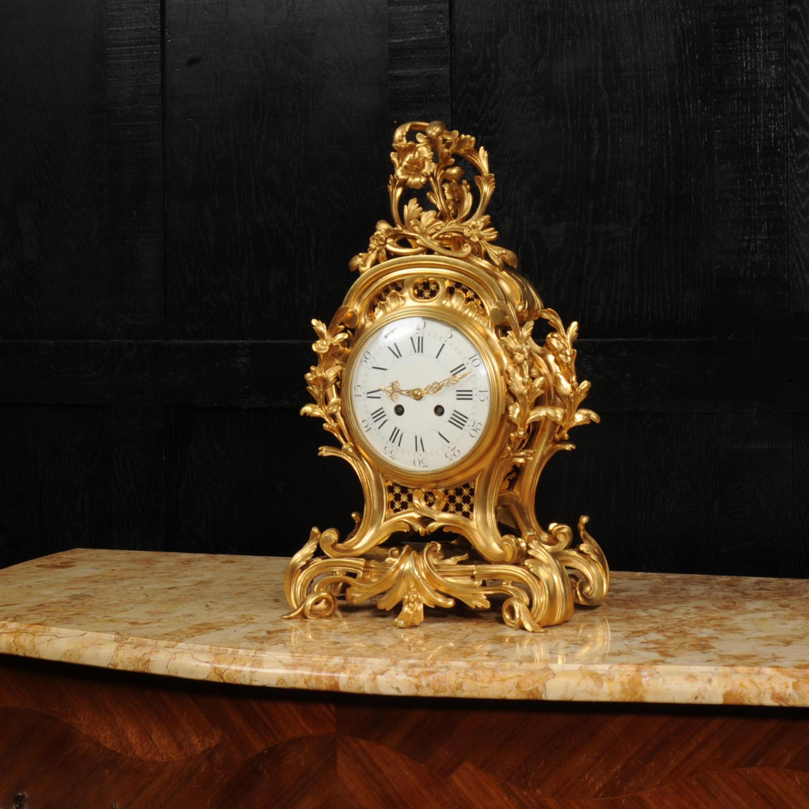 Belle et grande horloge rococo française ancienne en bronze doré 1