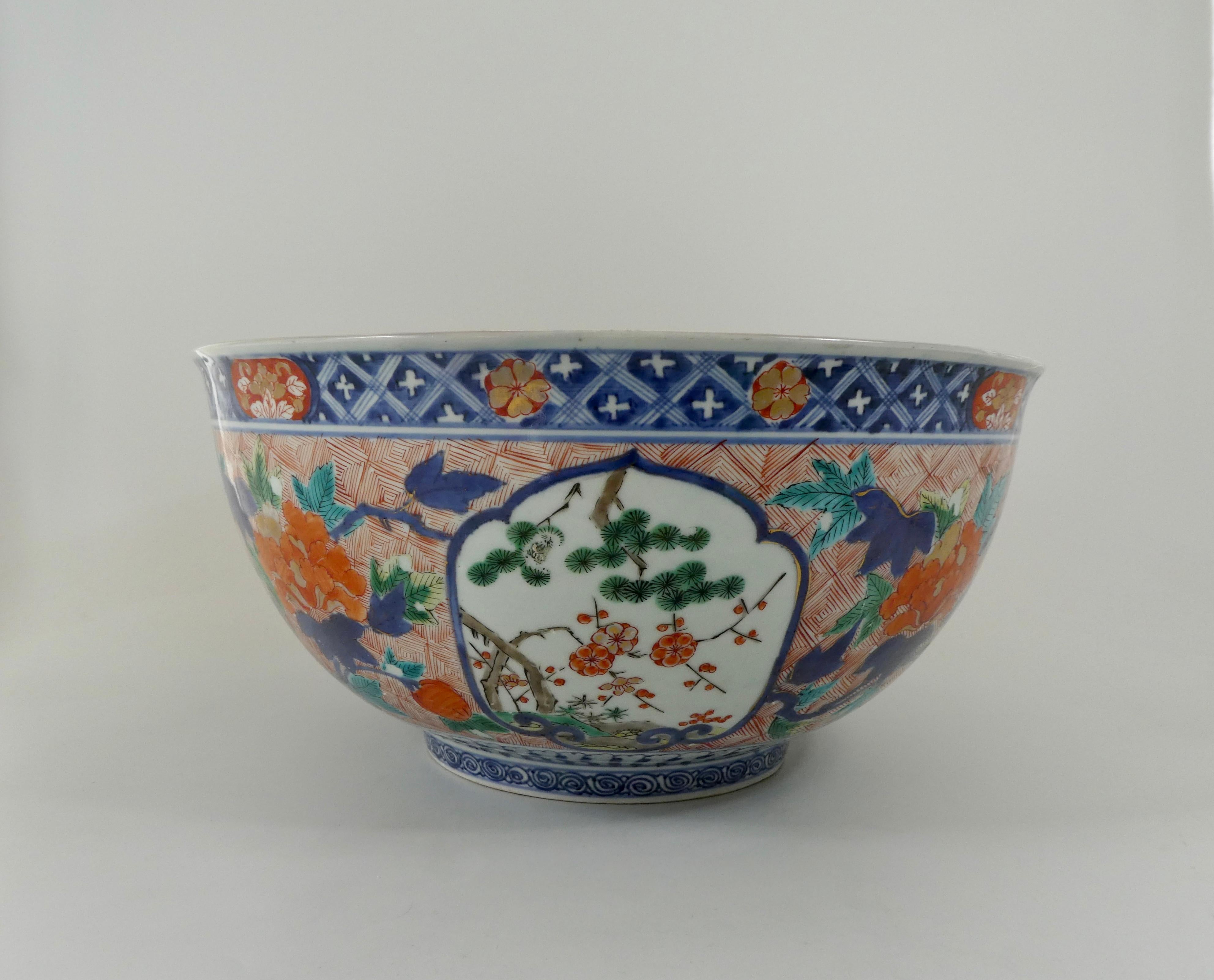 Fired Fine and Large Imari Bowl Decorated with Fish, circa 1680, Genroku Period