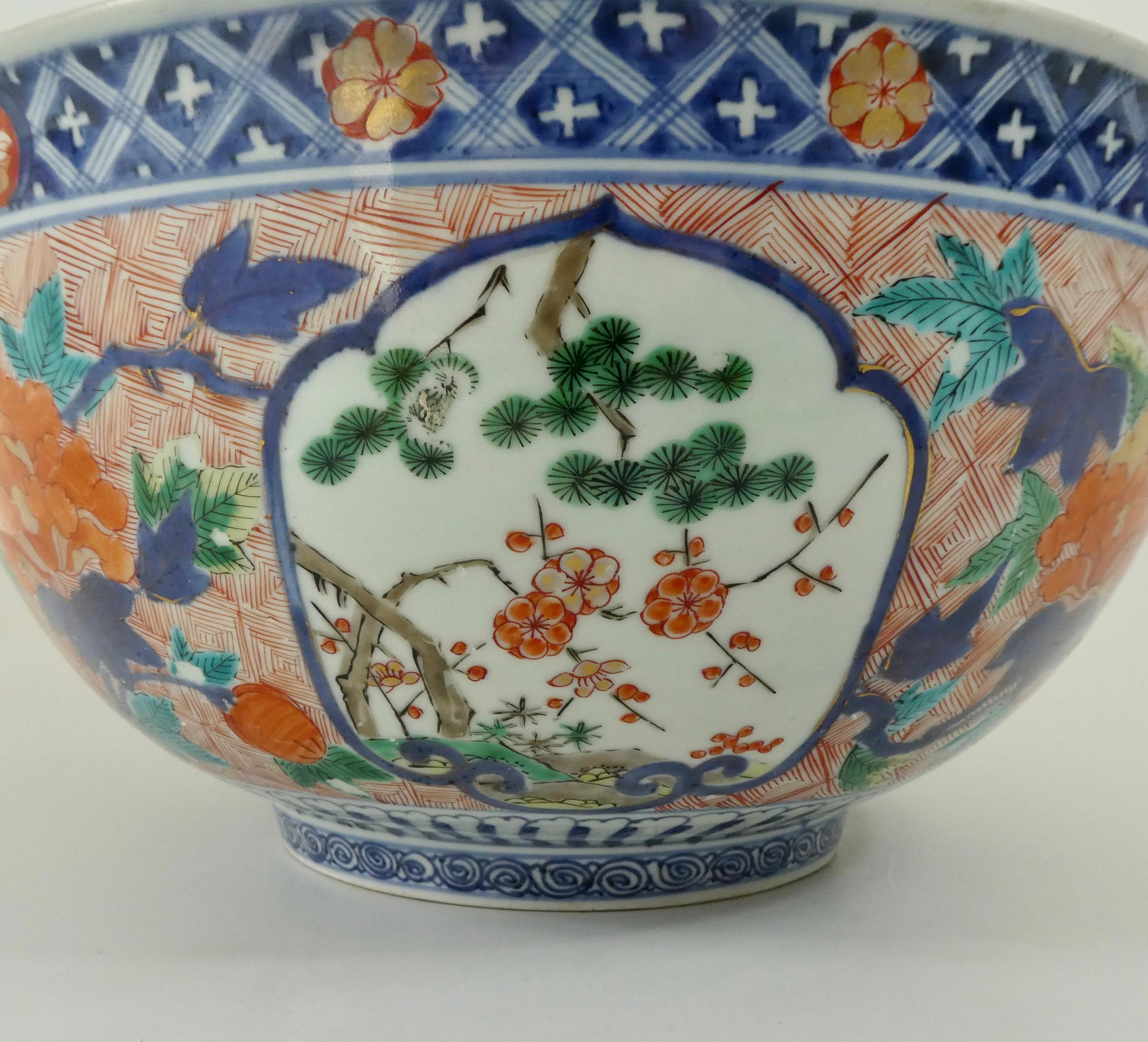 Fine and Large Imari Bowl Decorated with Fish, circa 1680, Genroku Period In Good Condition In Gargrave, North Yorkshire
