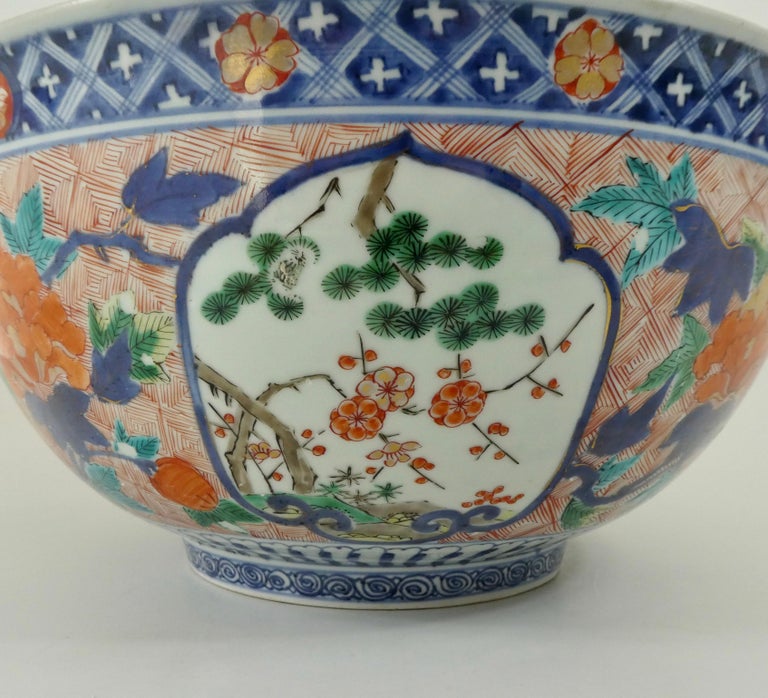 Fine and Large Imari Bowl Decorated with Fish, circa 1680, Genroku