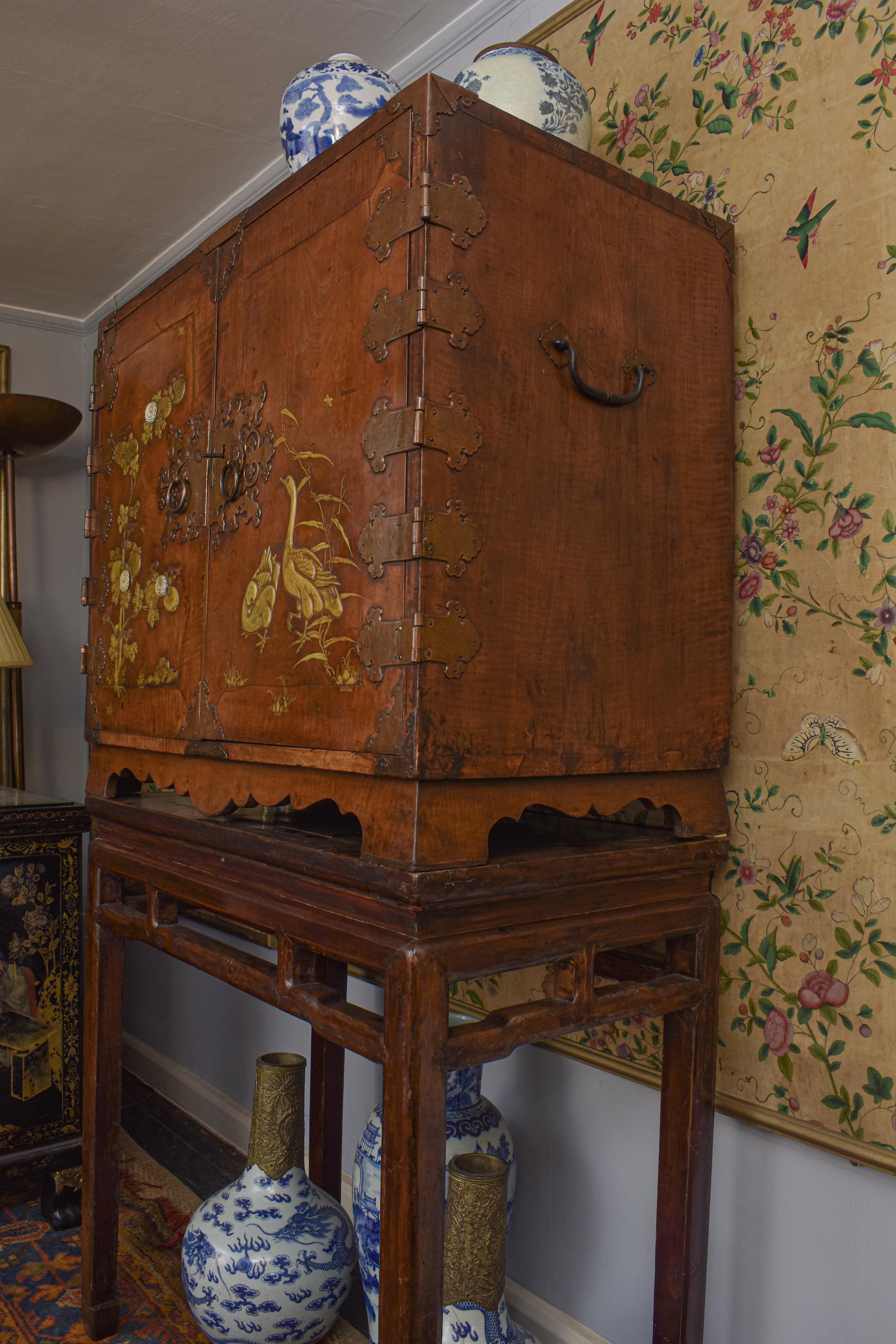 18th Century and Earlier Fine and Rare 17th Century Japanese Mulberry Wood Gilt-Lacquer Cabinet on Stand For Sale