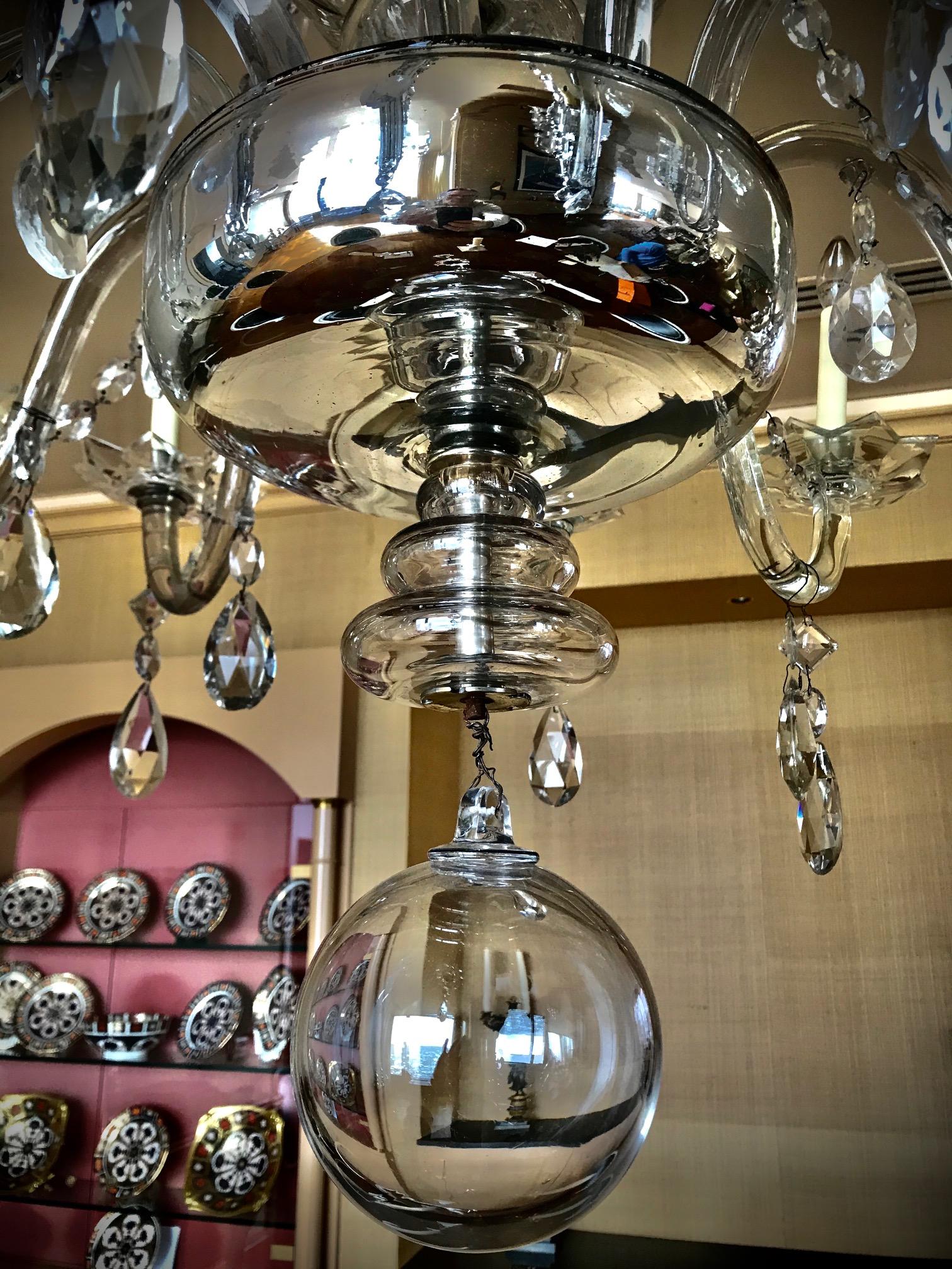 Début du XIXe siècle Lustre néerlandais raffiné et rare à douze lumières en cristal en vente