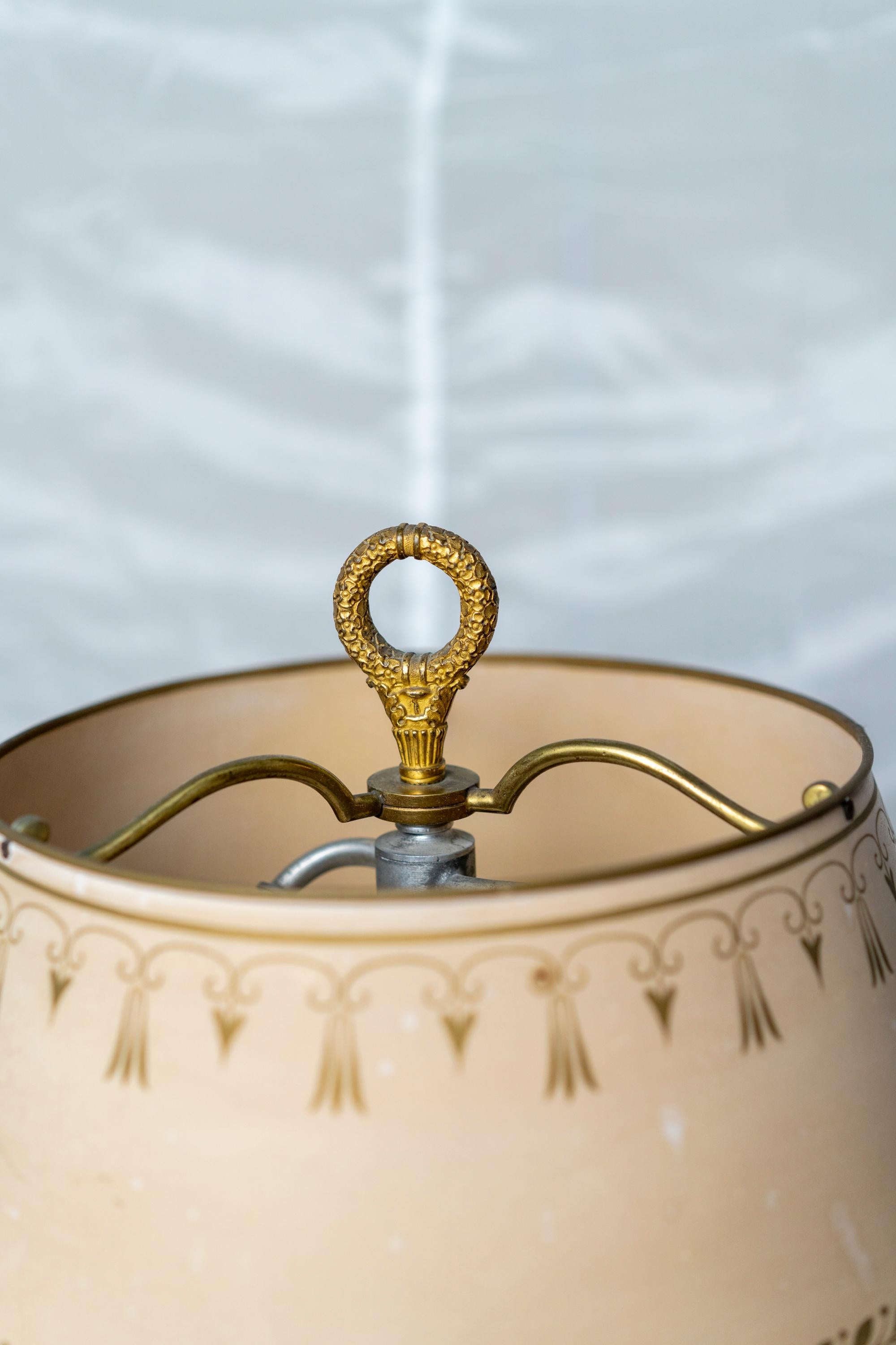 Bronze Belle et rare lampe de table bouillotte d'époque Empire en bronze doré en vente