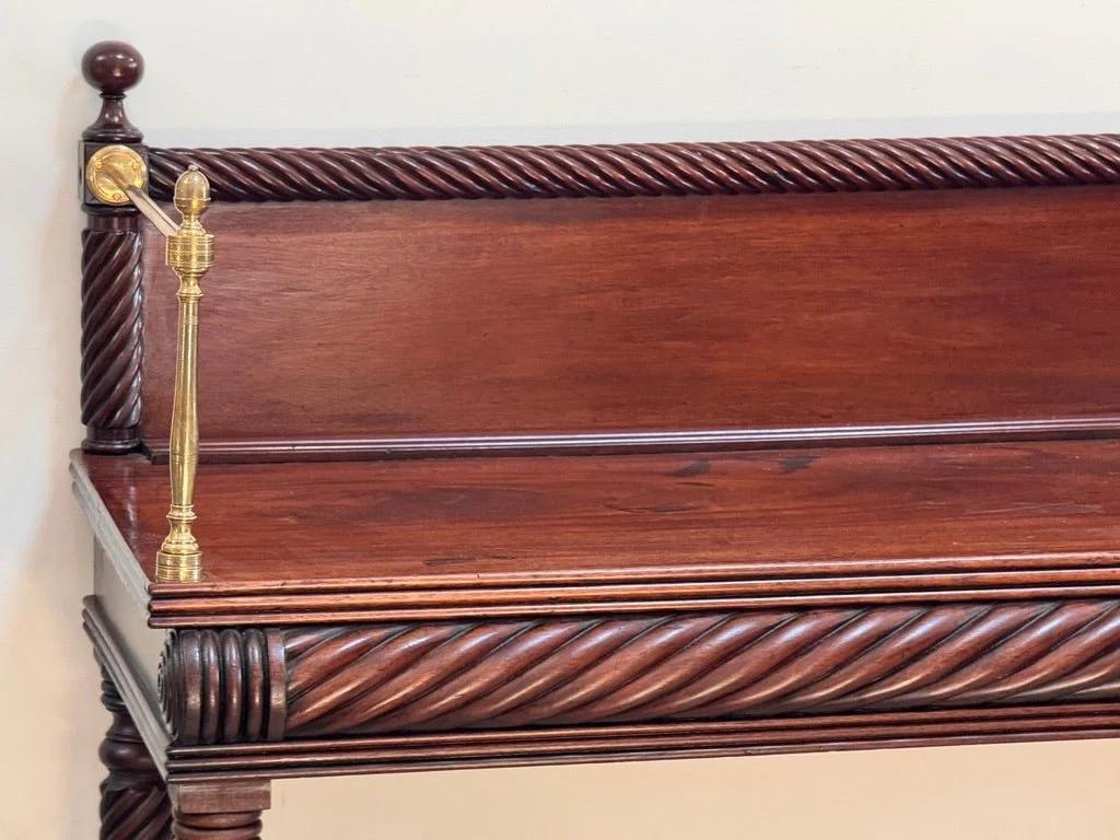 Fine and rare Irish server, sideboard, Dublin c. 1790-1810. For Sale 5