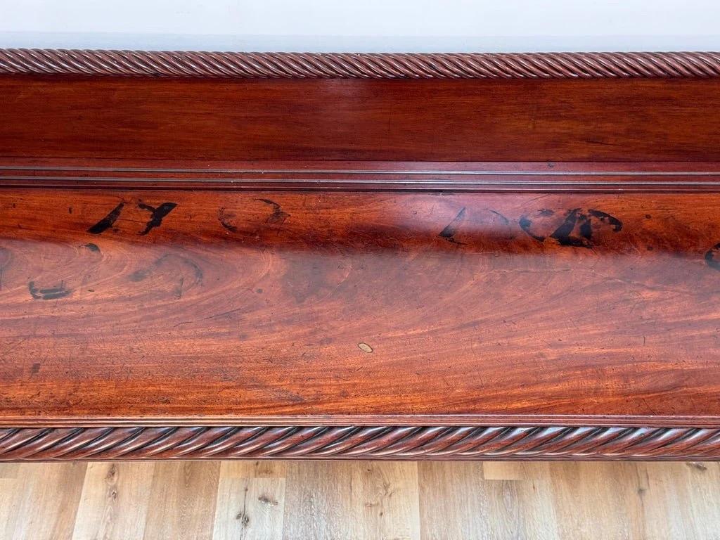 Fine and rare Irish server, sideboard, Dublin c. 1790-1810. For Sale 7