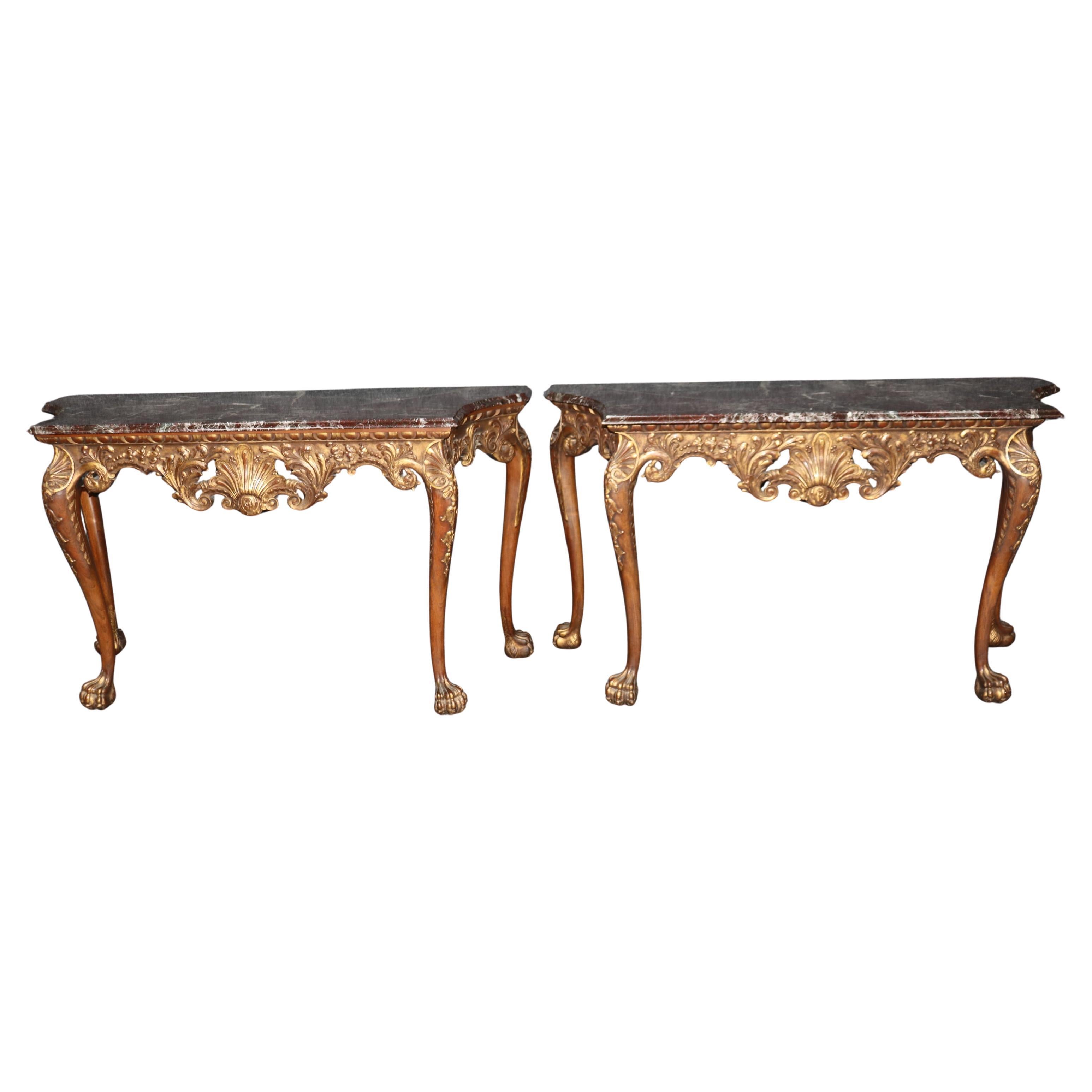 Feines und seltenes Paar geschnitzter Nussbaum englischer georgianischer Giltwood Konsolentische