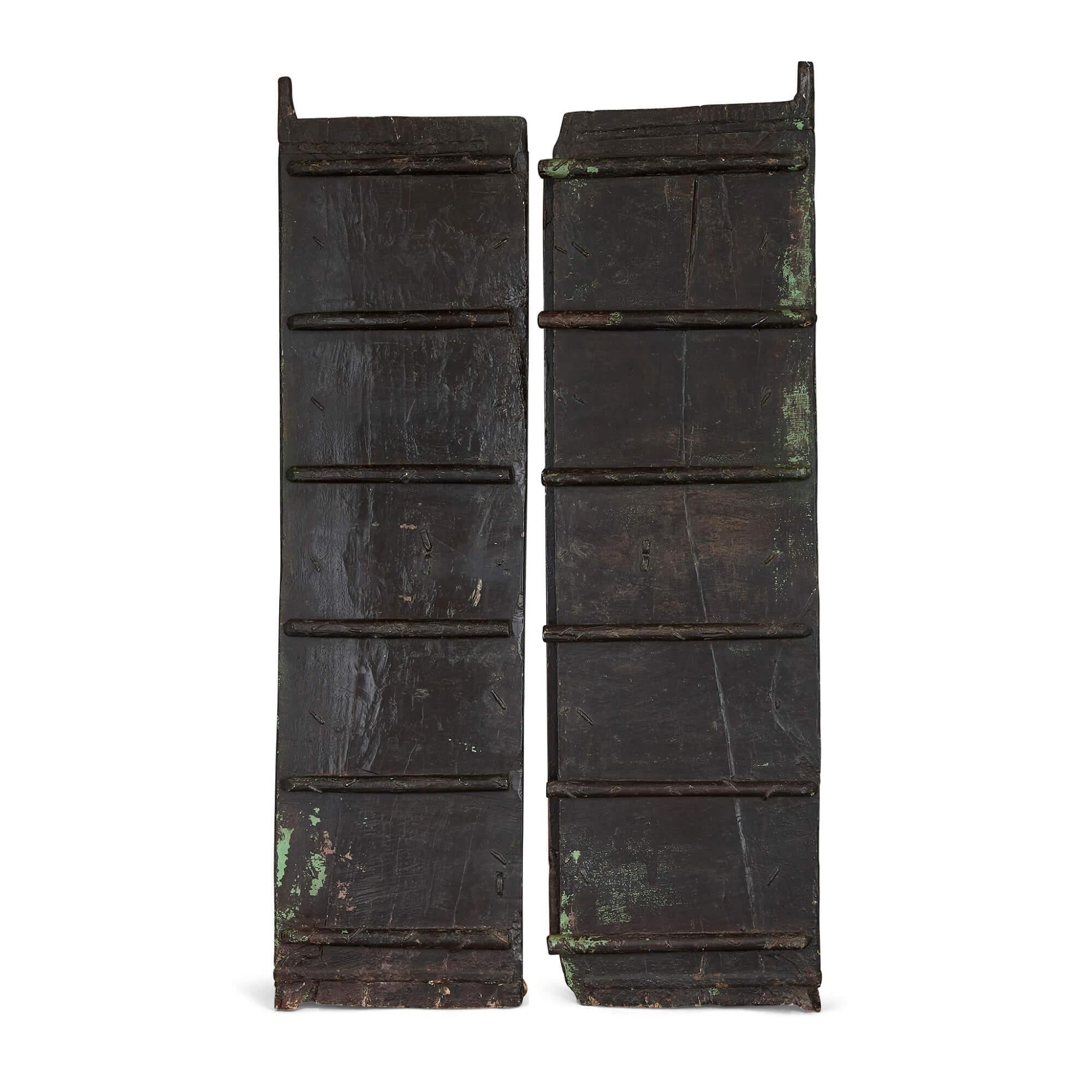 Wood Pair of Indian wooden doors with painted decoration For Sale
