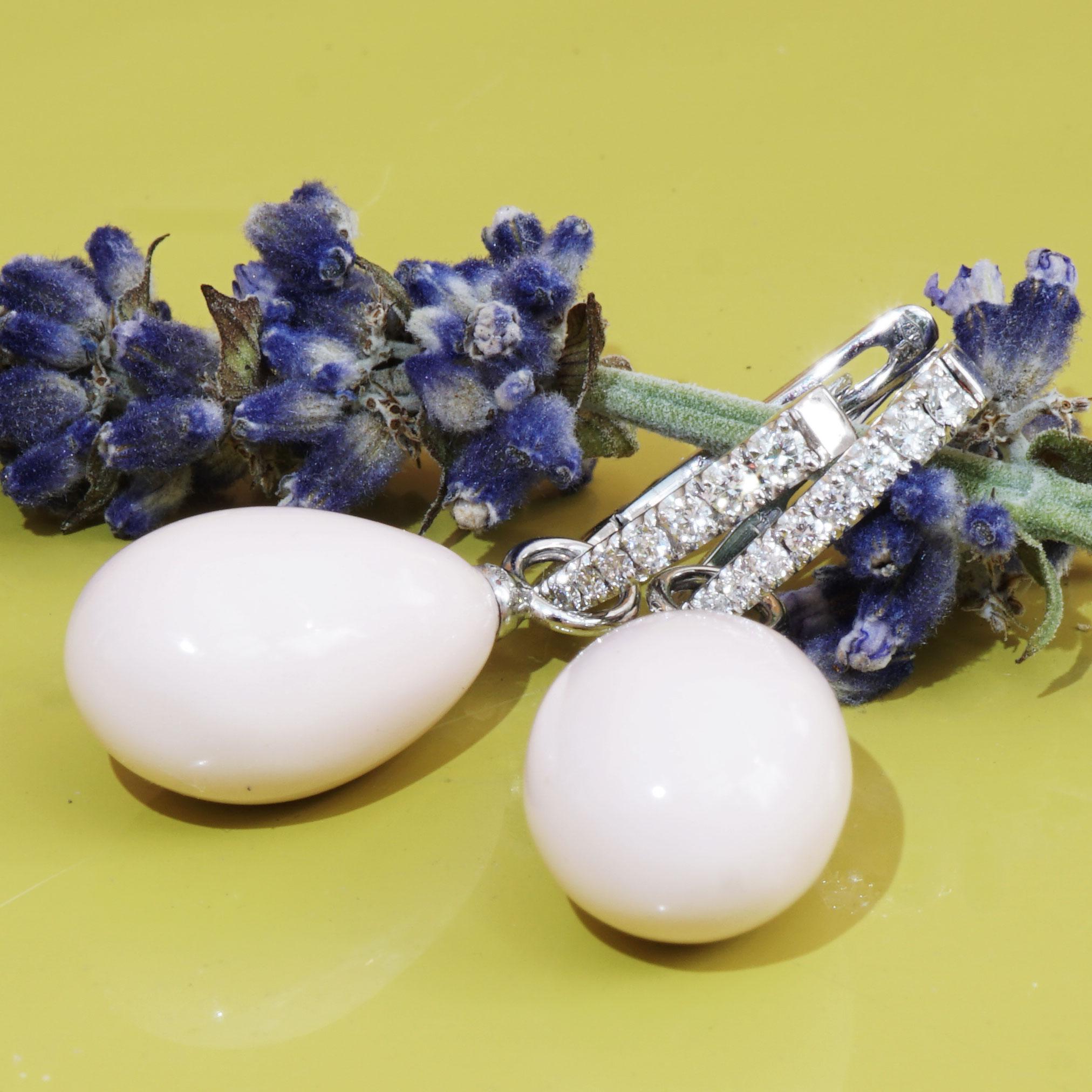 Fine Angel Skin Coral Drop Brilliant Earrings made in Italy Set possible elegant For Sale 2