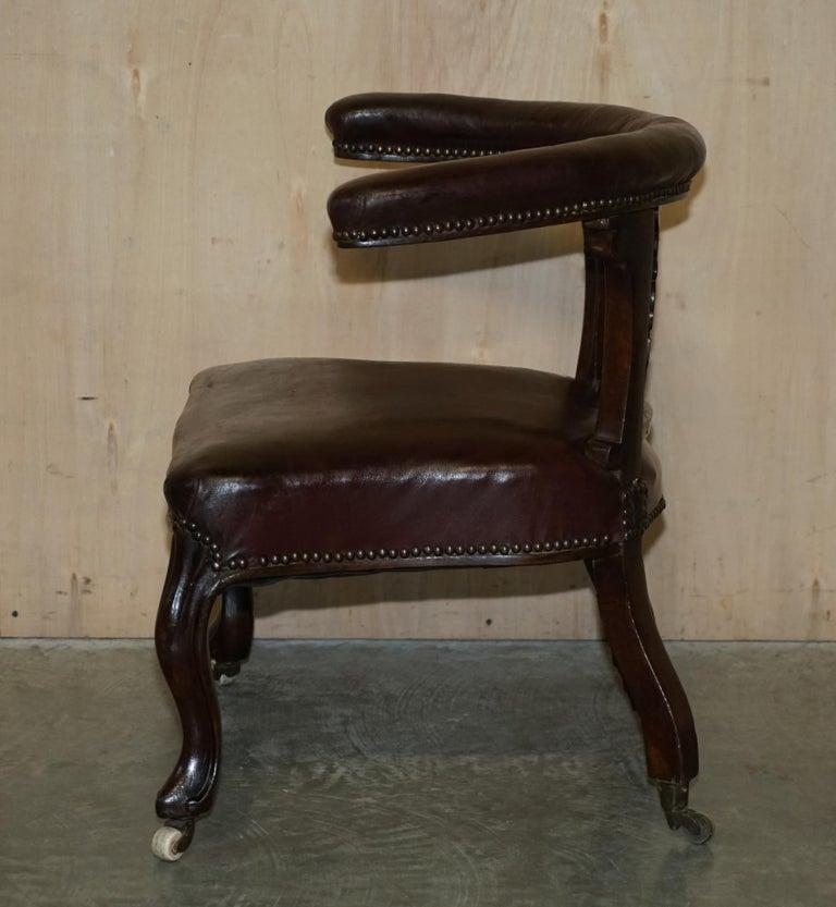 Feine antike 1830 William iv Hahnenkampf Brown Leder Stuhl Original Rollen im Angebot 6