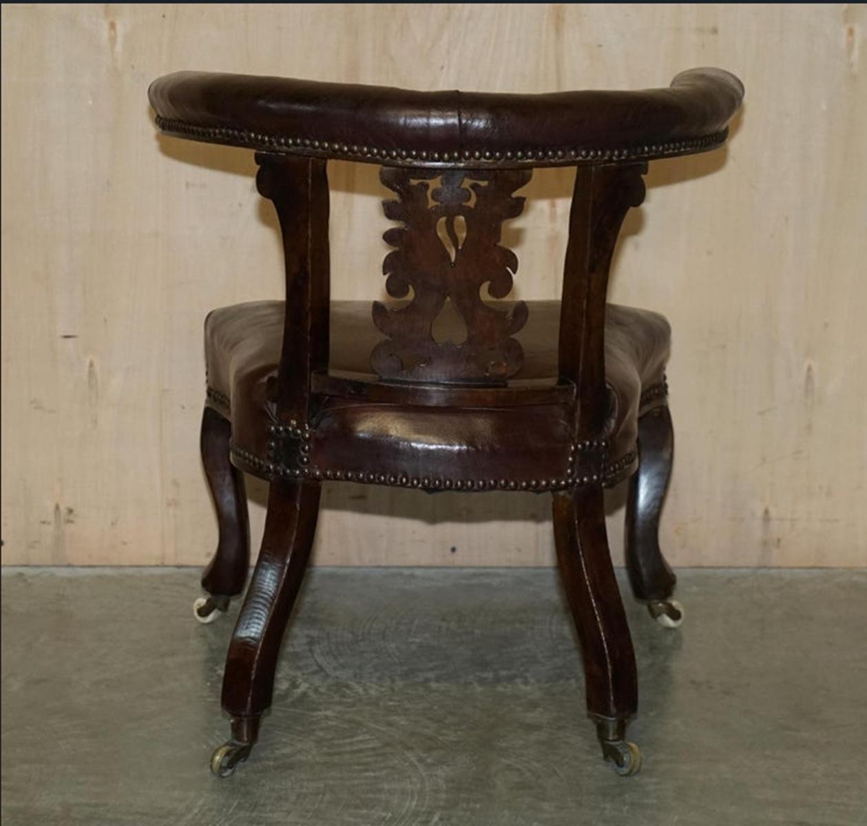 Feine antike 1830 William iv Hahnenkampf Brown Leder Stuhl Original Rollen im Angebot 8