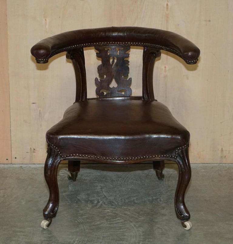 Feine antike 1830 William iv Hahnenkampf Brown Leder Stuhl Original Rollen (William IV.) im Angebot