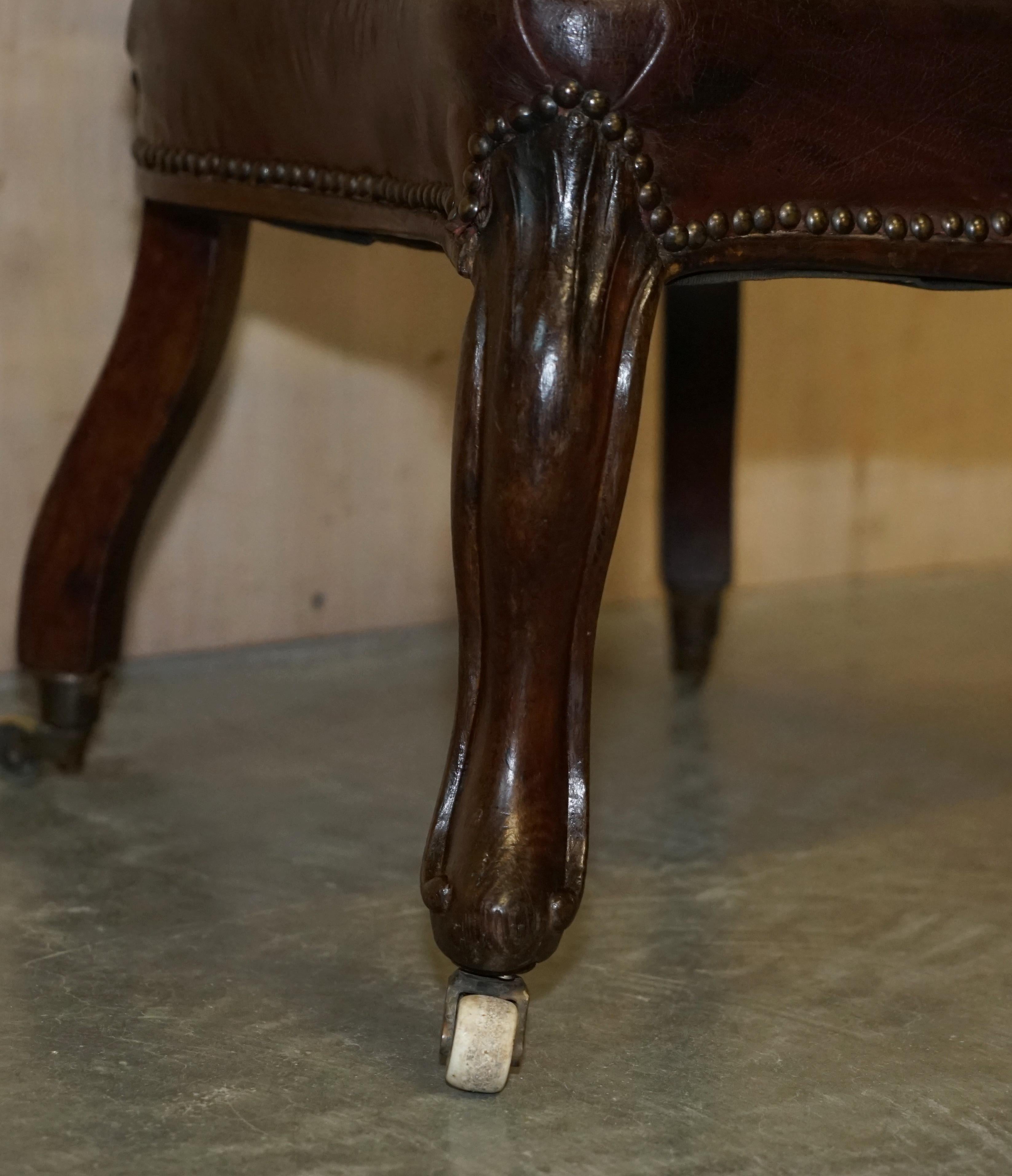 Mid-19th Century Fine Antique 1830 William iv Cockfighting Brown Leather Chair Original Castors For Sale