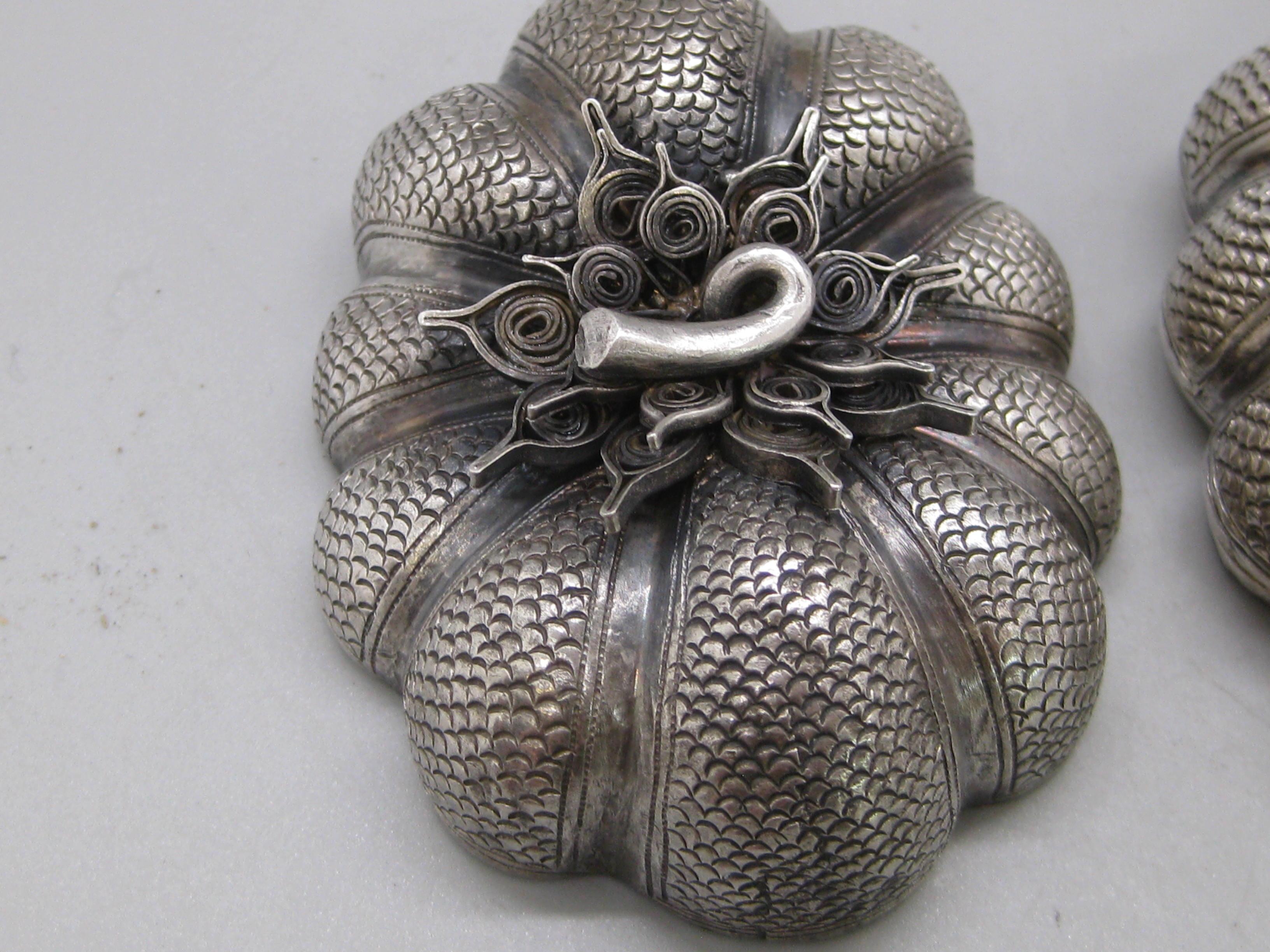 Fine Antique 19C Malaysia Southeast Asia .900 Silver Repousse Pumpkin Box For Sale 5