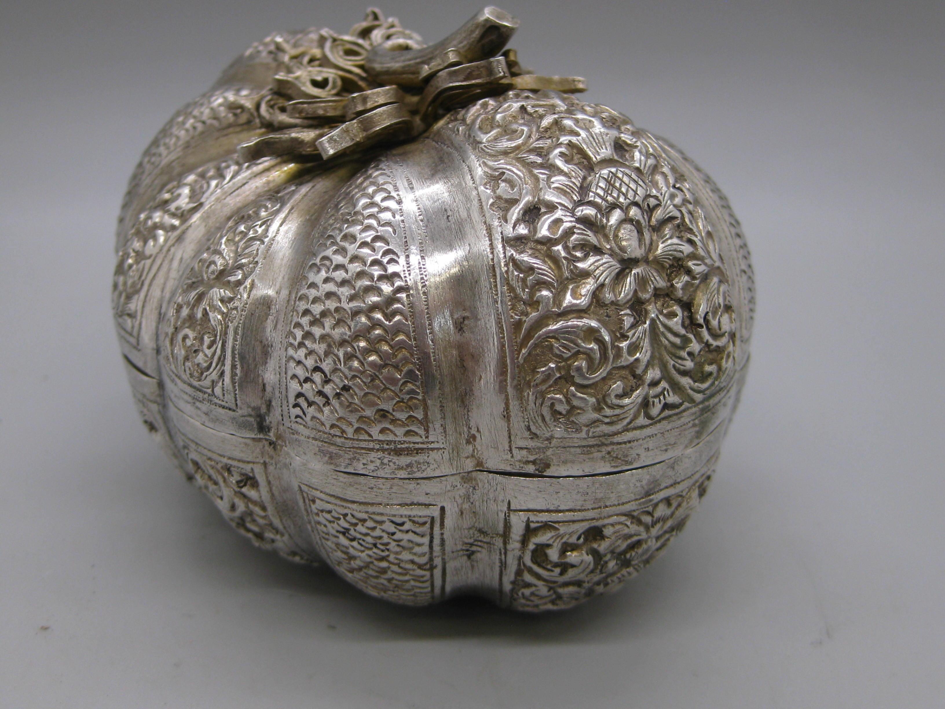 Hand-Crafted Fine Antique 19C Malaysia Southeast Asia .900 Silver Repousse Pumpkin Box For Sale
